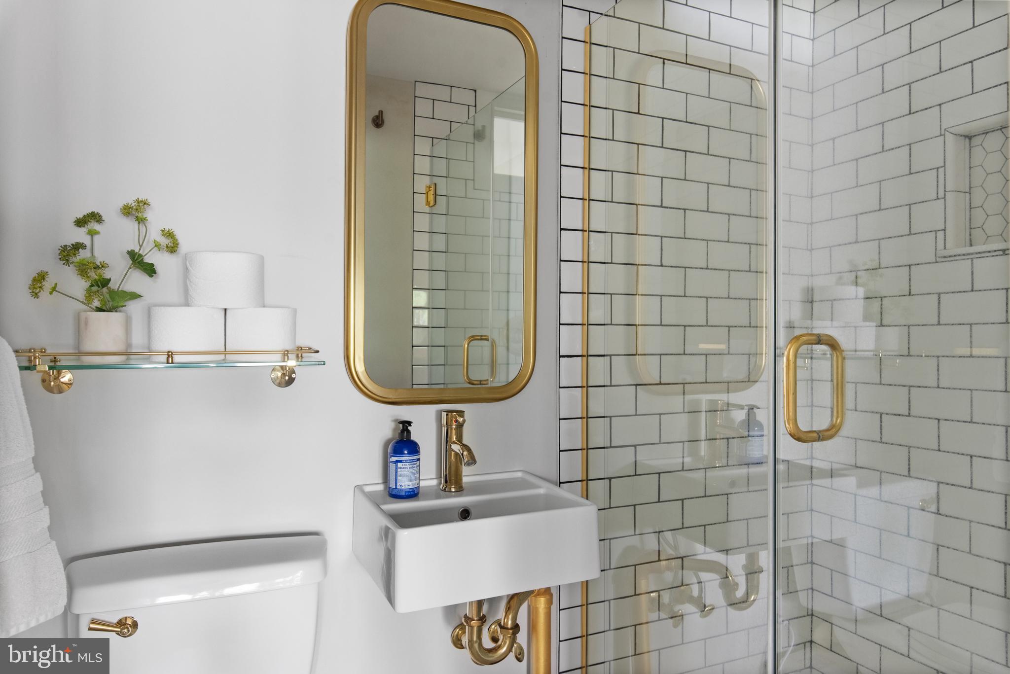 ARBUTUS BANKS - Residential