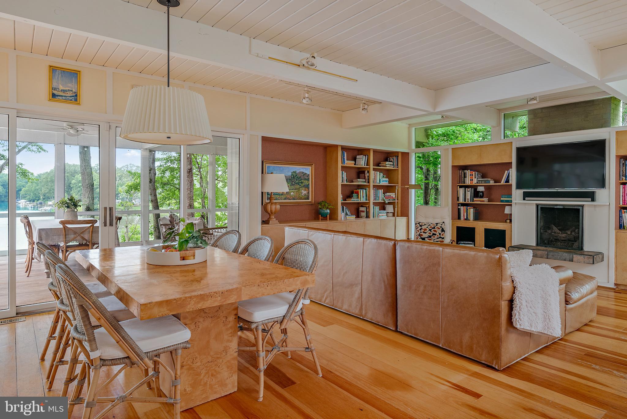 ARBUTUS BANKS - Residential