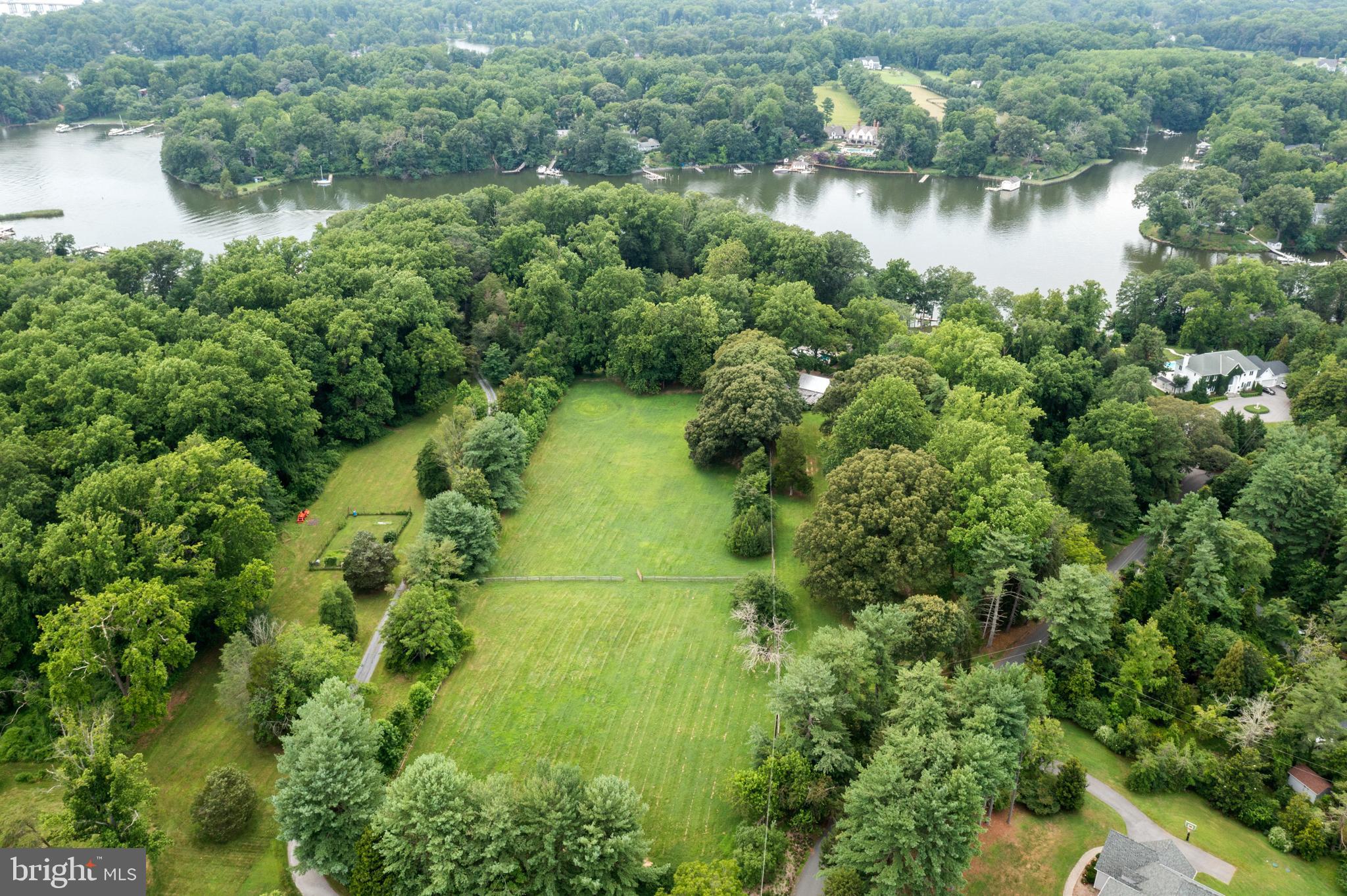 ARBUTUS BANKS - Residential