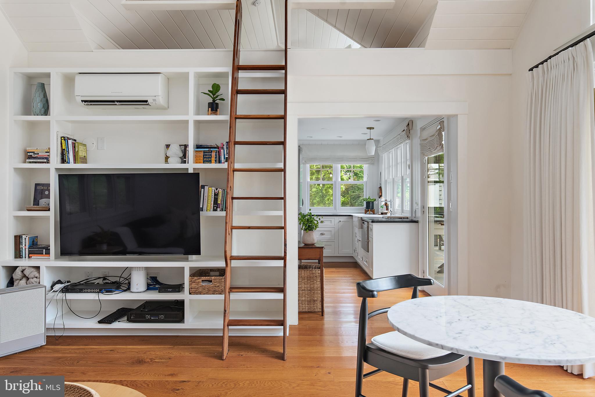 ARBUTUS BANKS - Residential