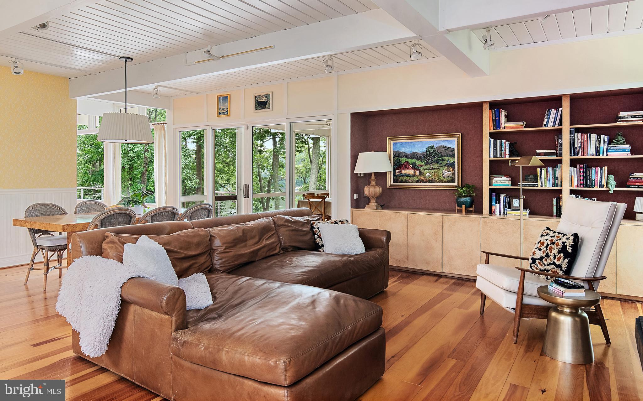 ARBUTUS BANKS - Residential