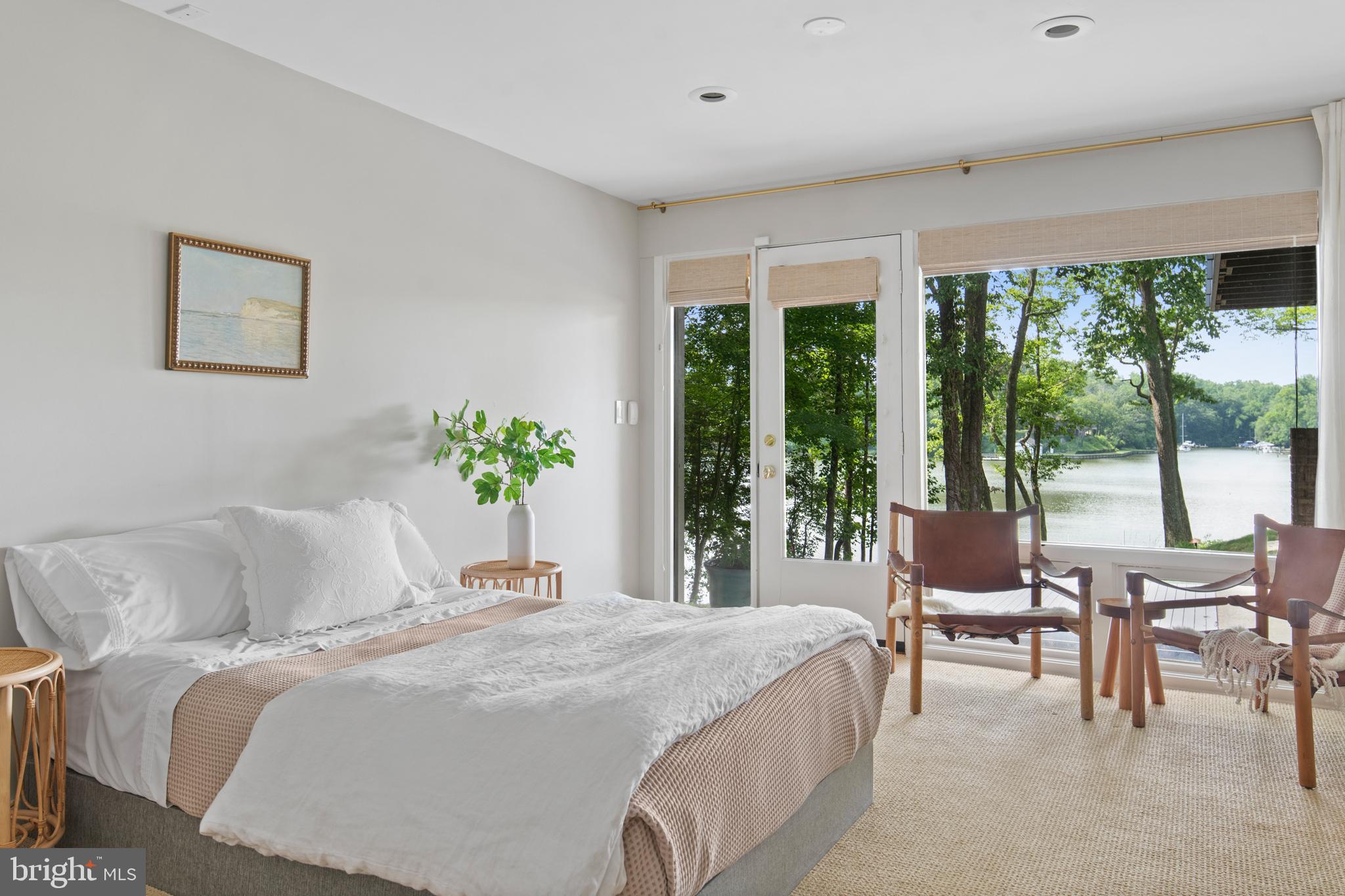 ARBUTUS BANKS - Residential