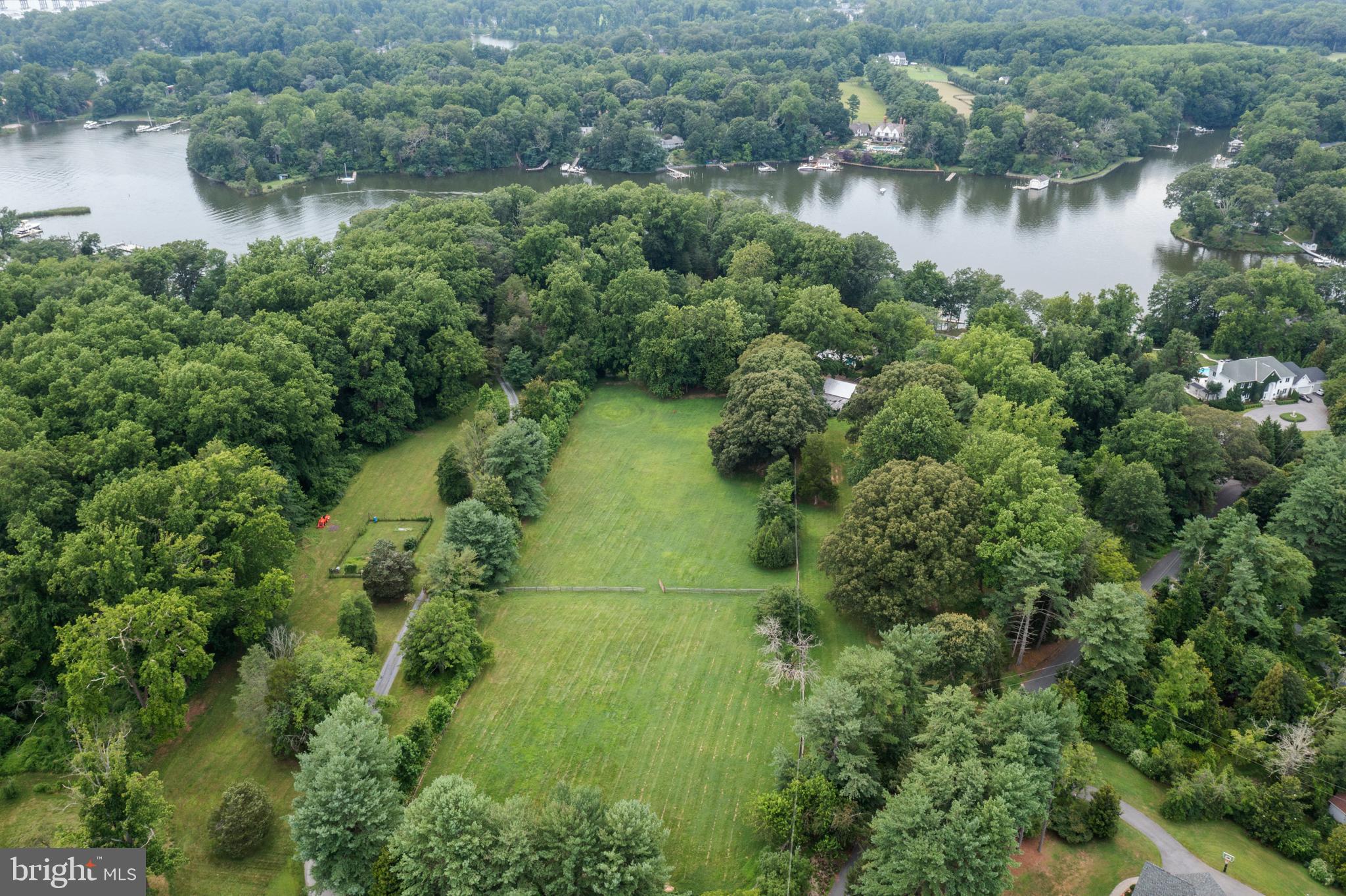 ARBUTUS BANKS - Residential