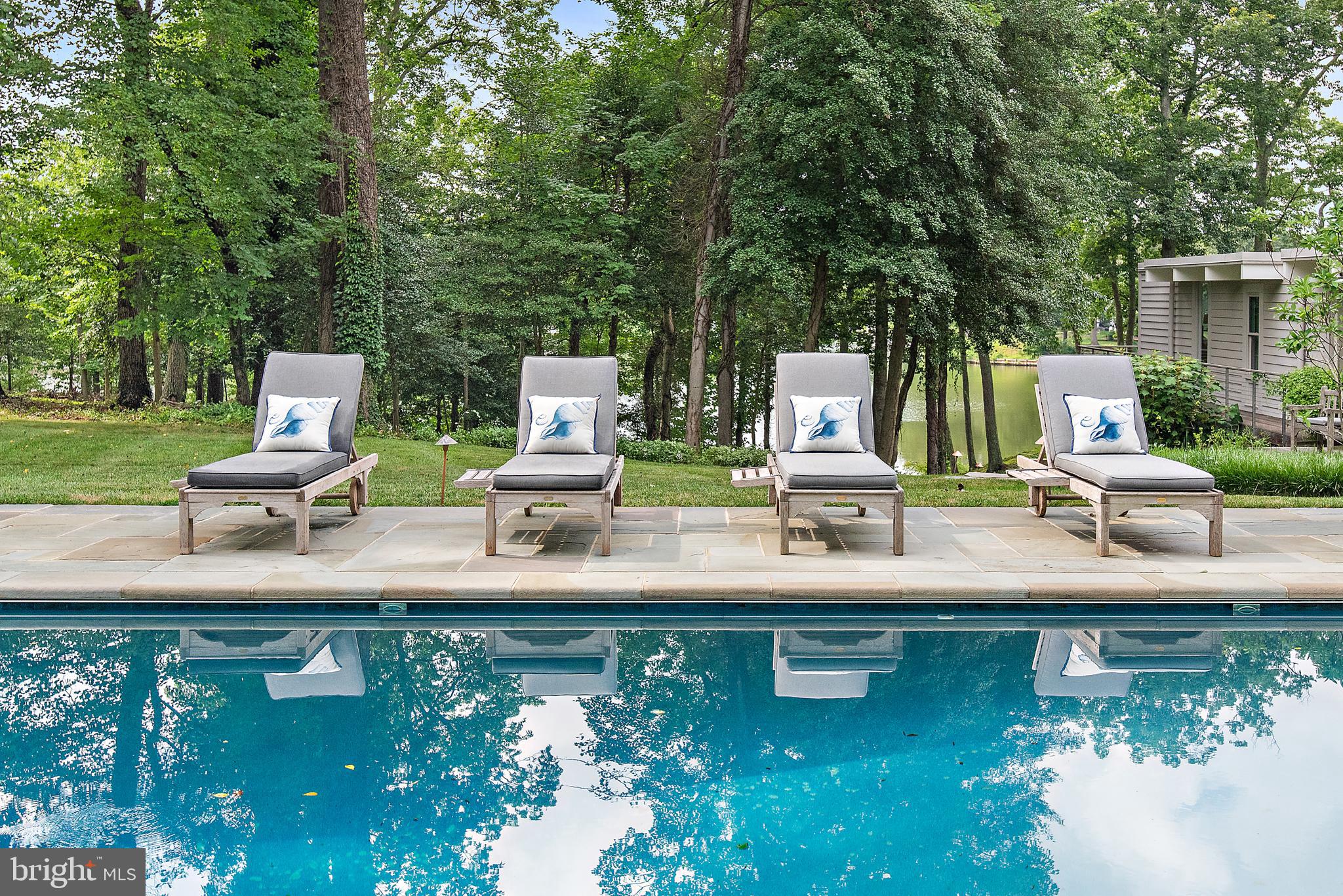 ARBUTUS BANKS - Residential