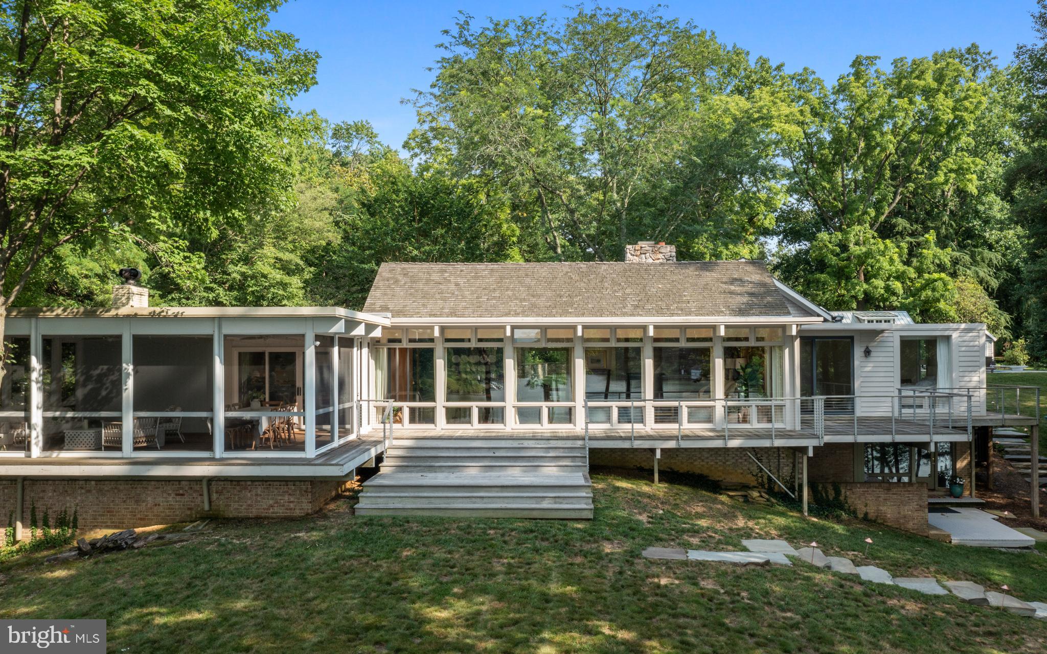 ARBUTUS BANKS - Residential