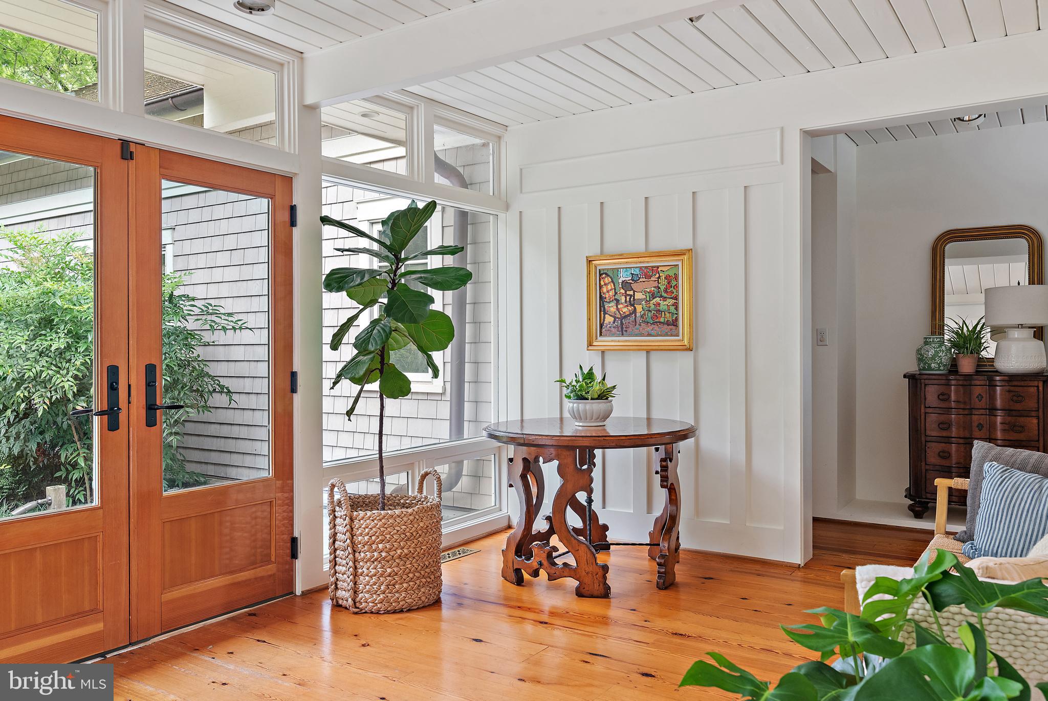 ARBUTUS BANKS - Residential