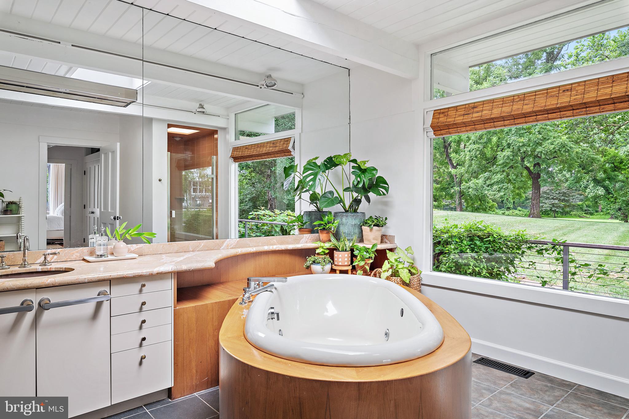 ARBUTUS BANKS - Residential