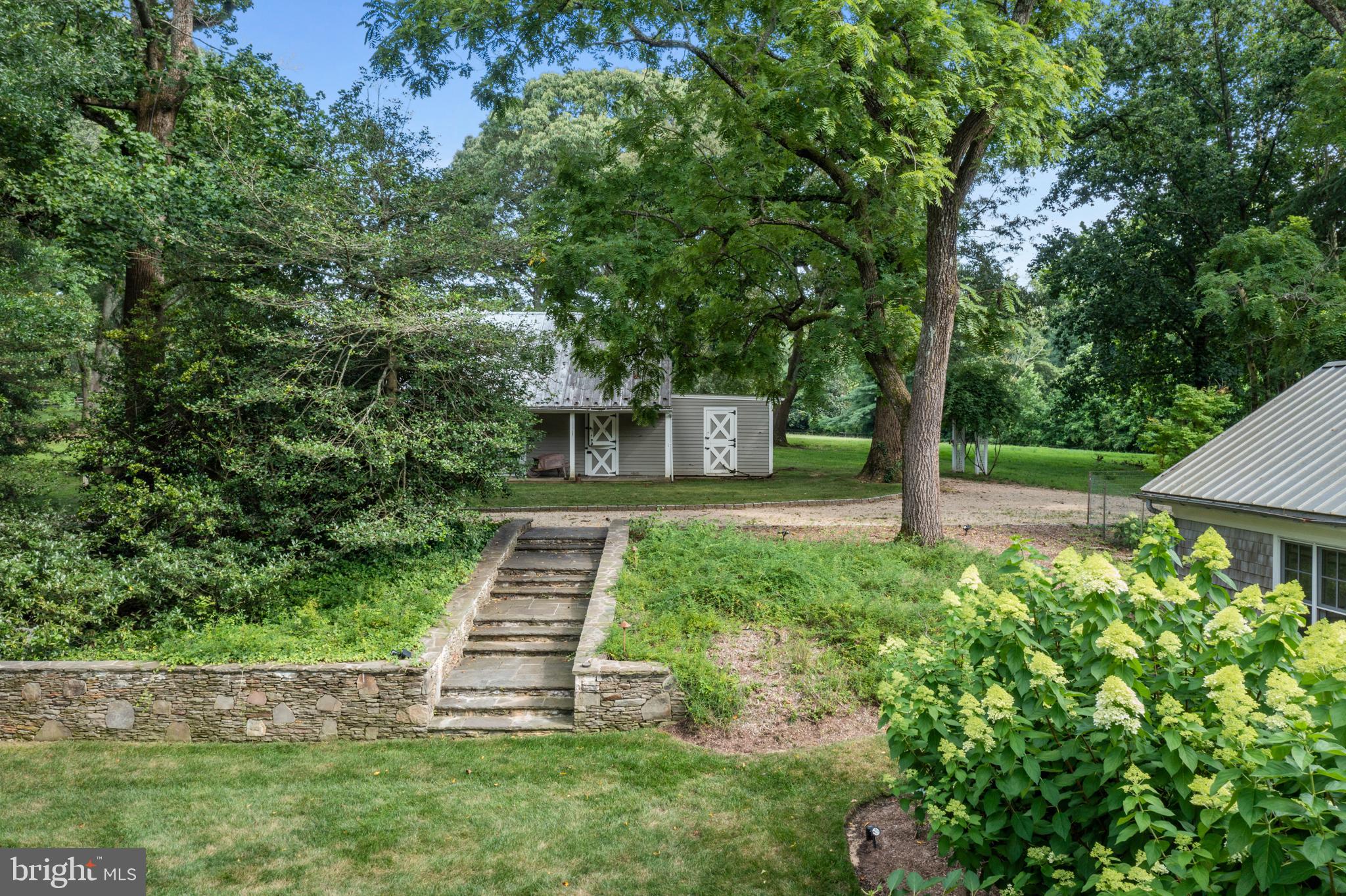 ARBUTUS BANKS - Residential