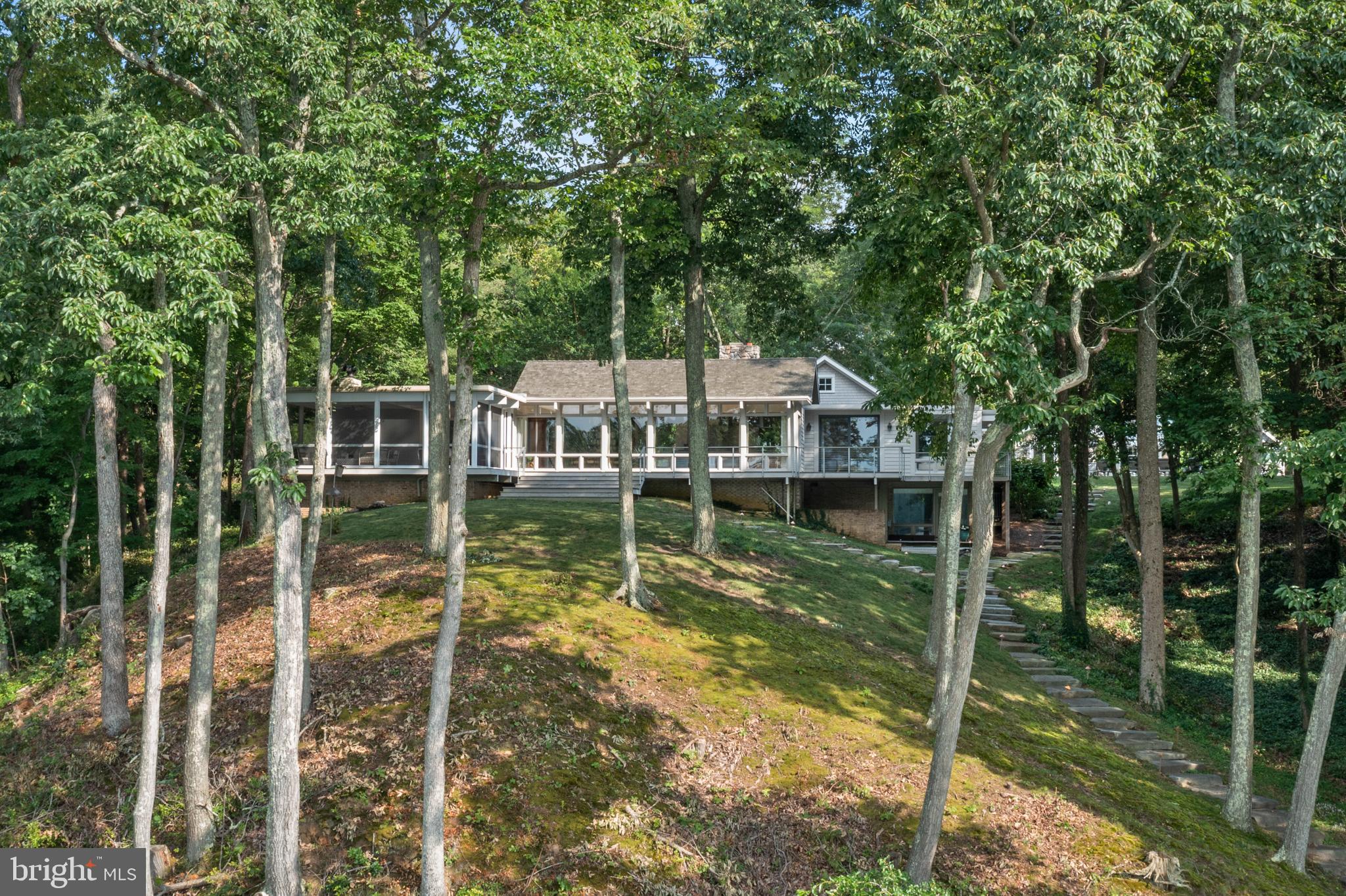 917 ARBUTUS ROAD