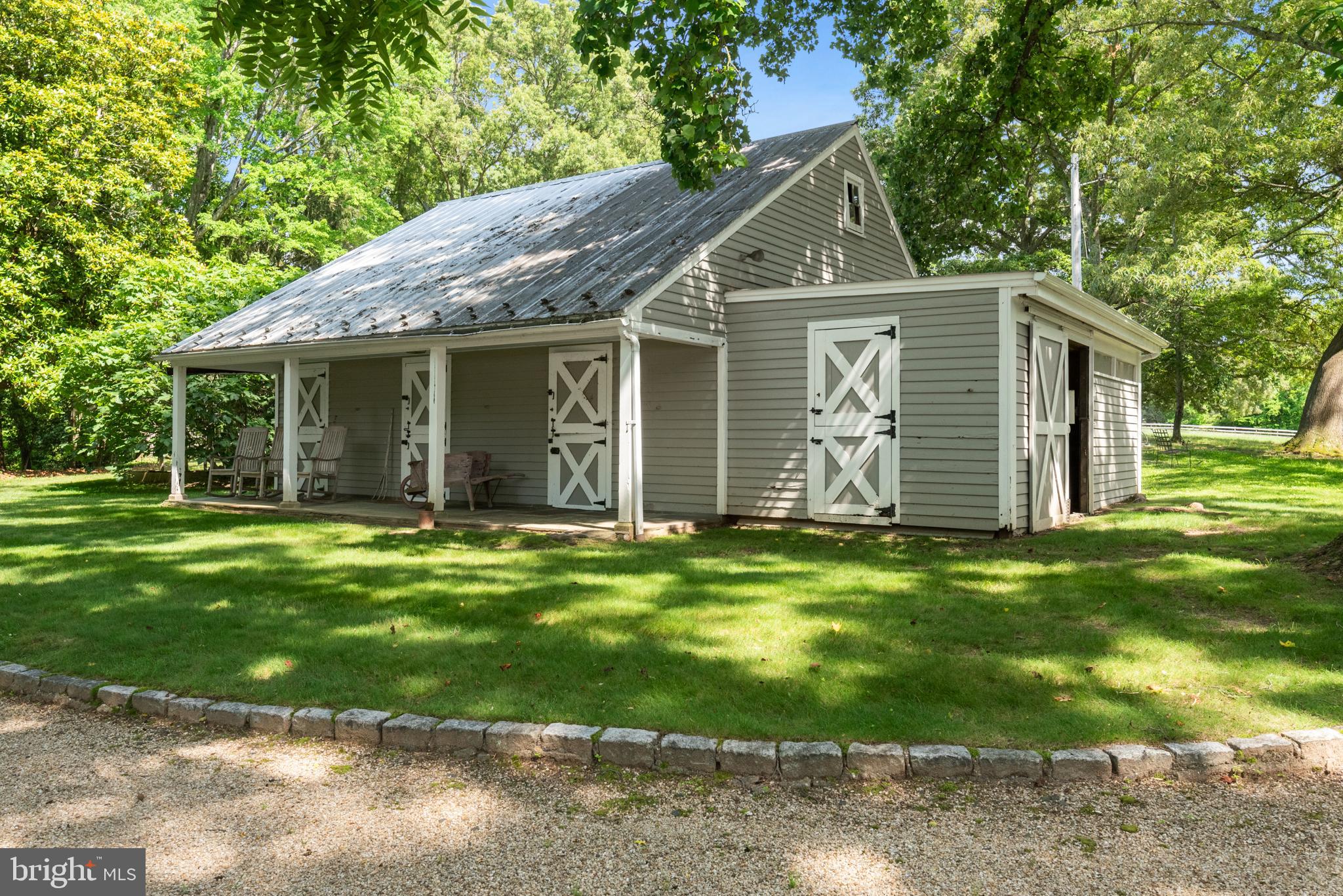 ARBUTUS BANKS - Residential