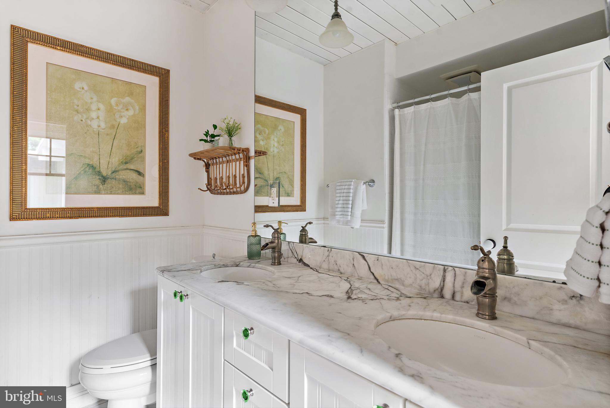 ARBUTUS BANKS - Residential