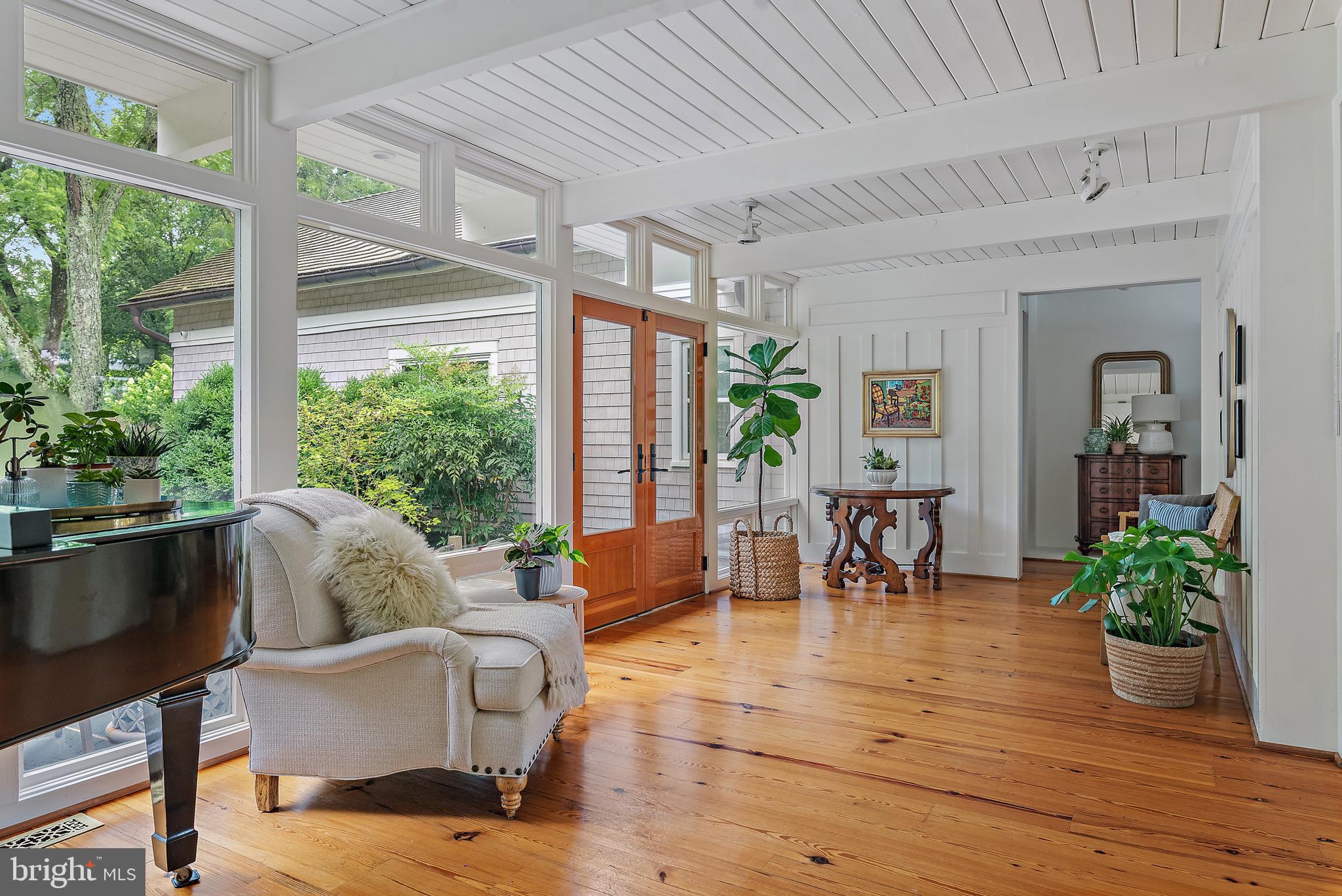 ARBUTUS BANKS - Residential