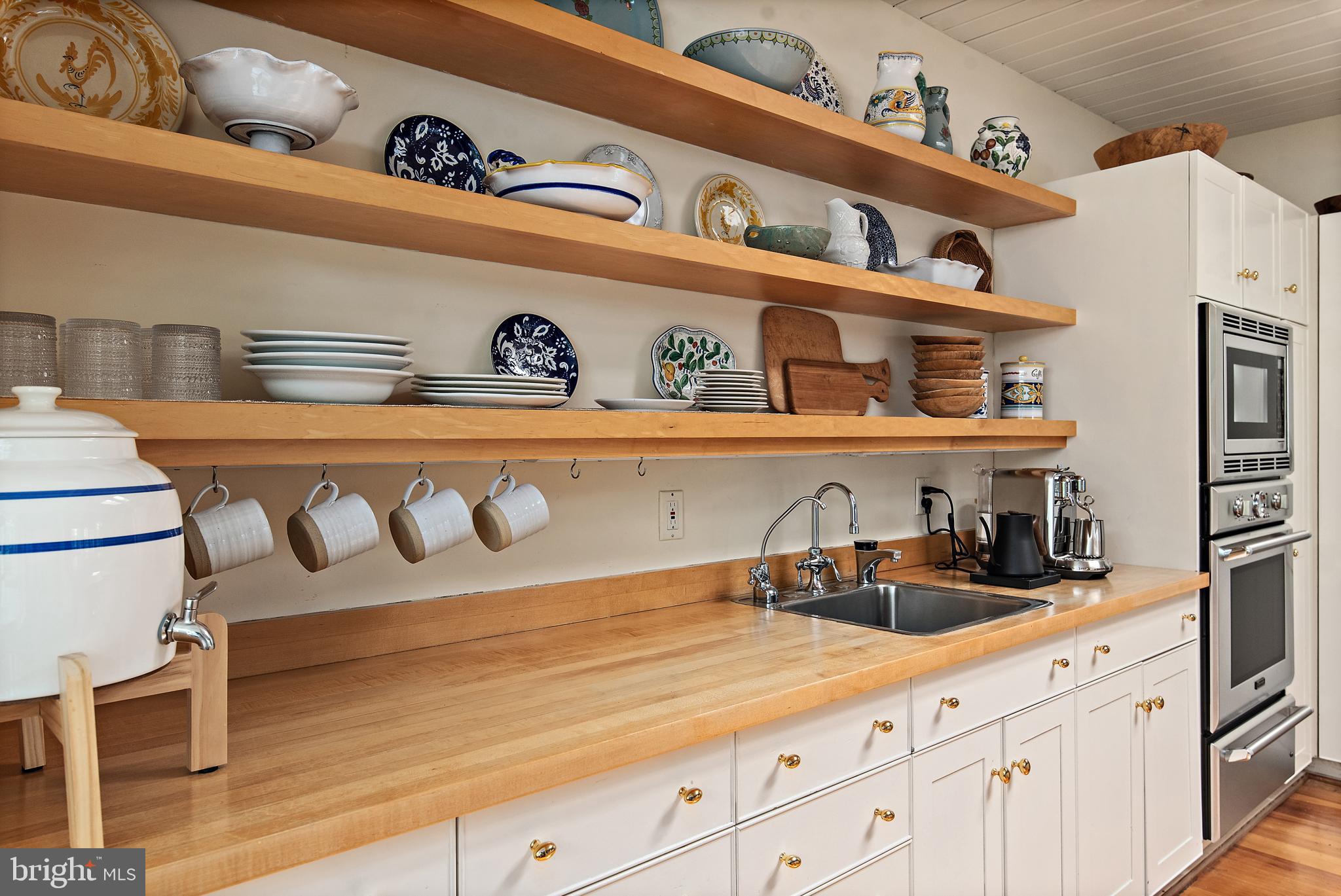 ARBUTUS BANKS - Residential