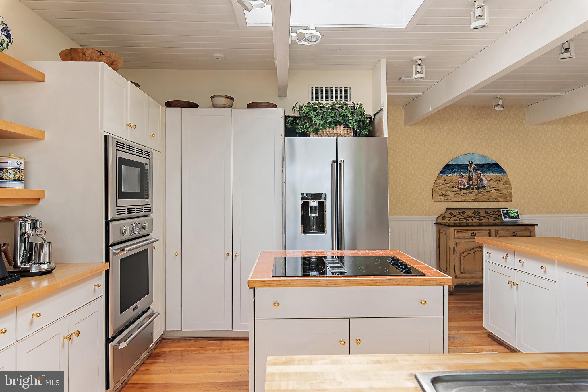 ARBUTUS BANKS - Residential