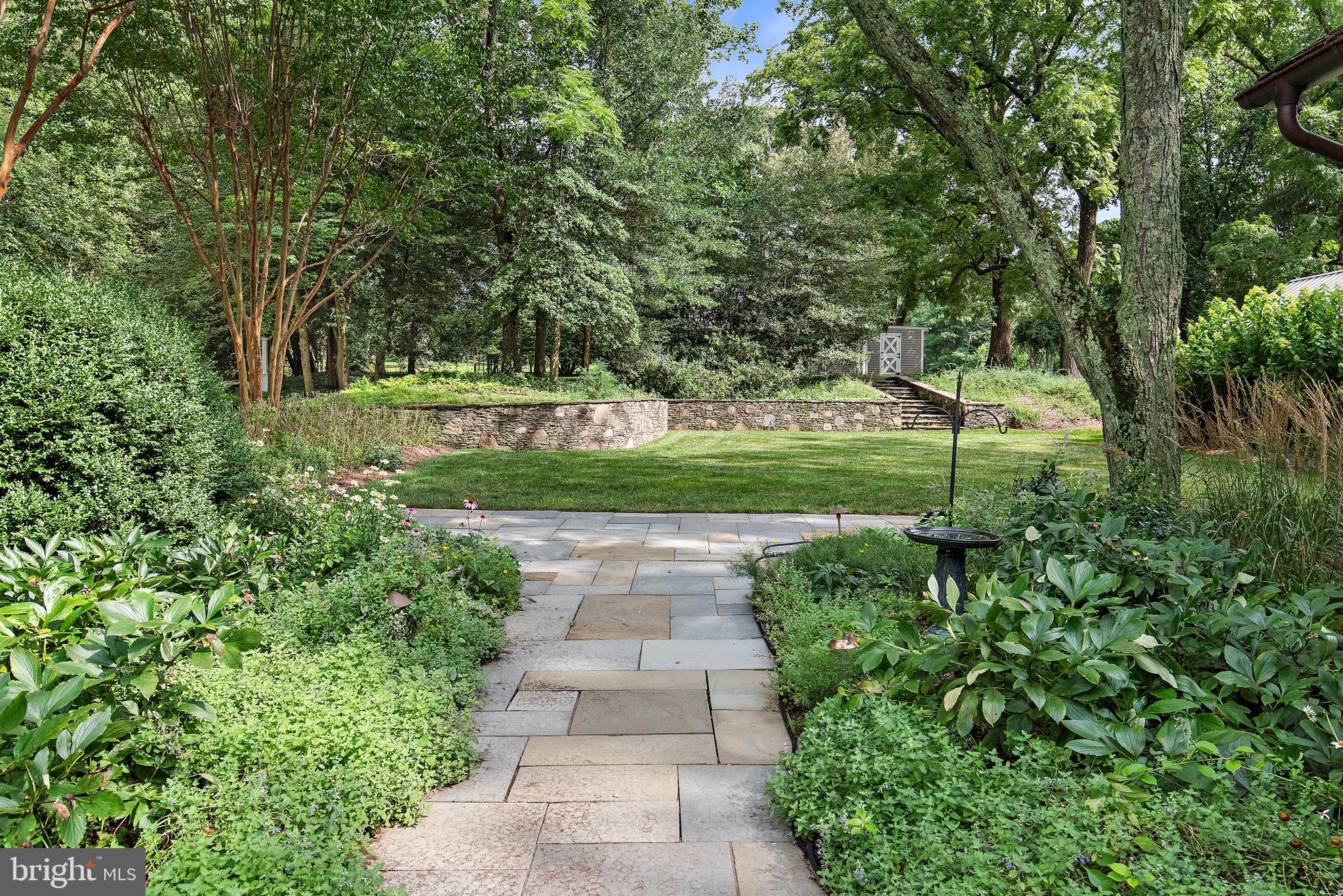 ARBUTUS BANKS - Residential