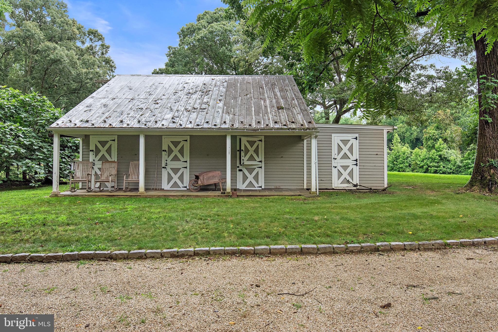 ARBUTUS BANKS - Residential