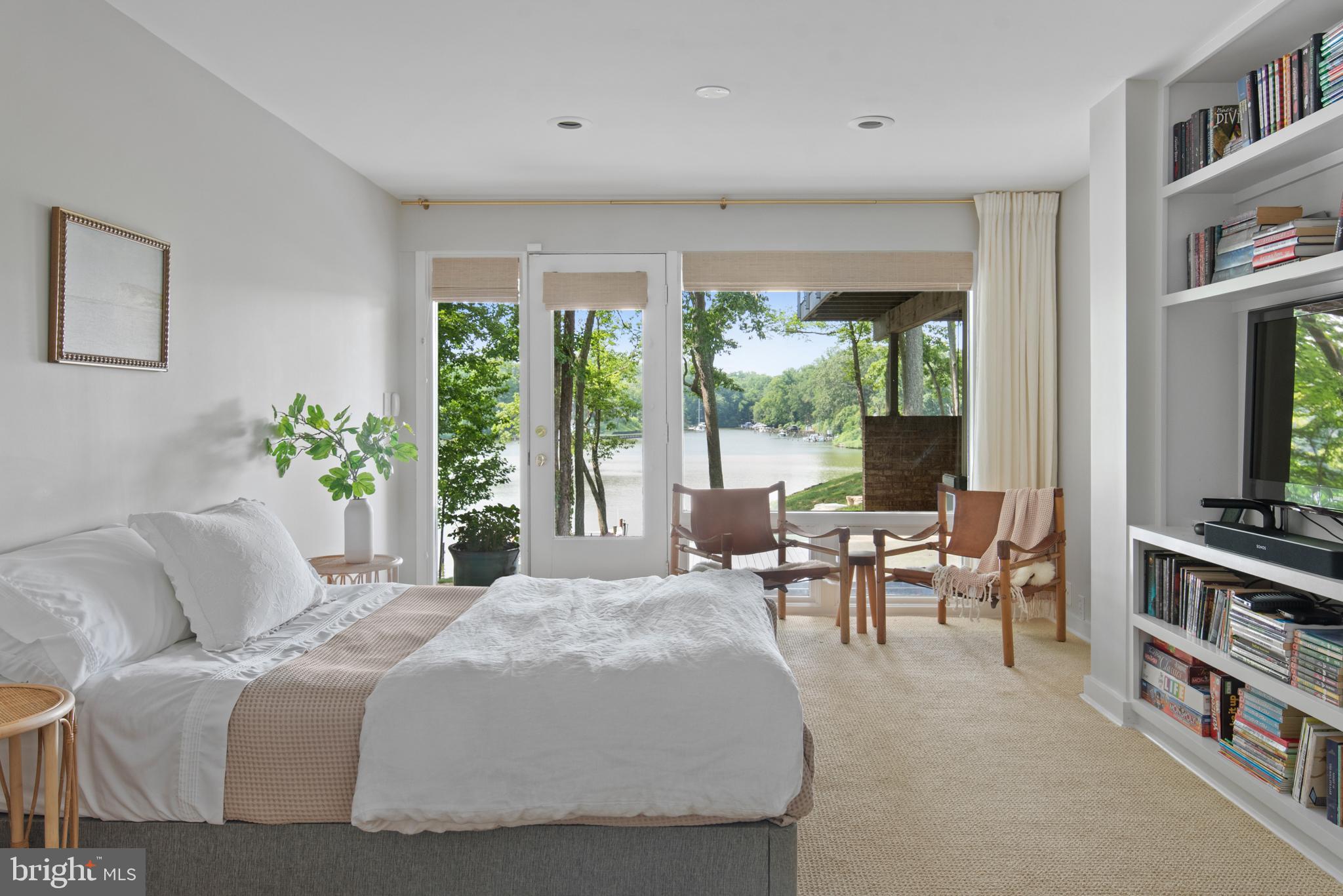 ARBUTUS BANKS - Residential