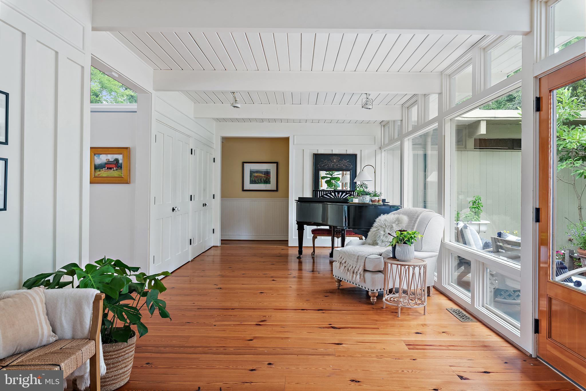 ARBUTUS BANKS - Residential