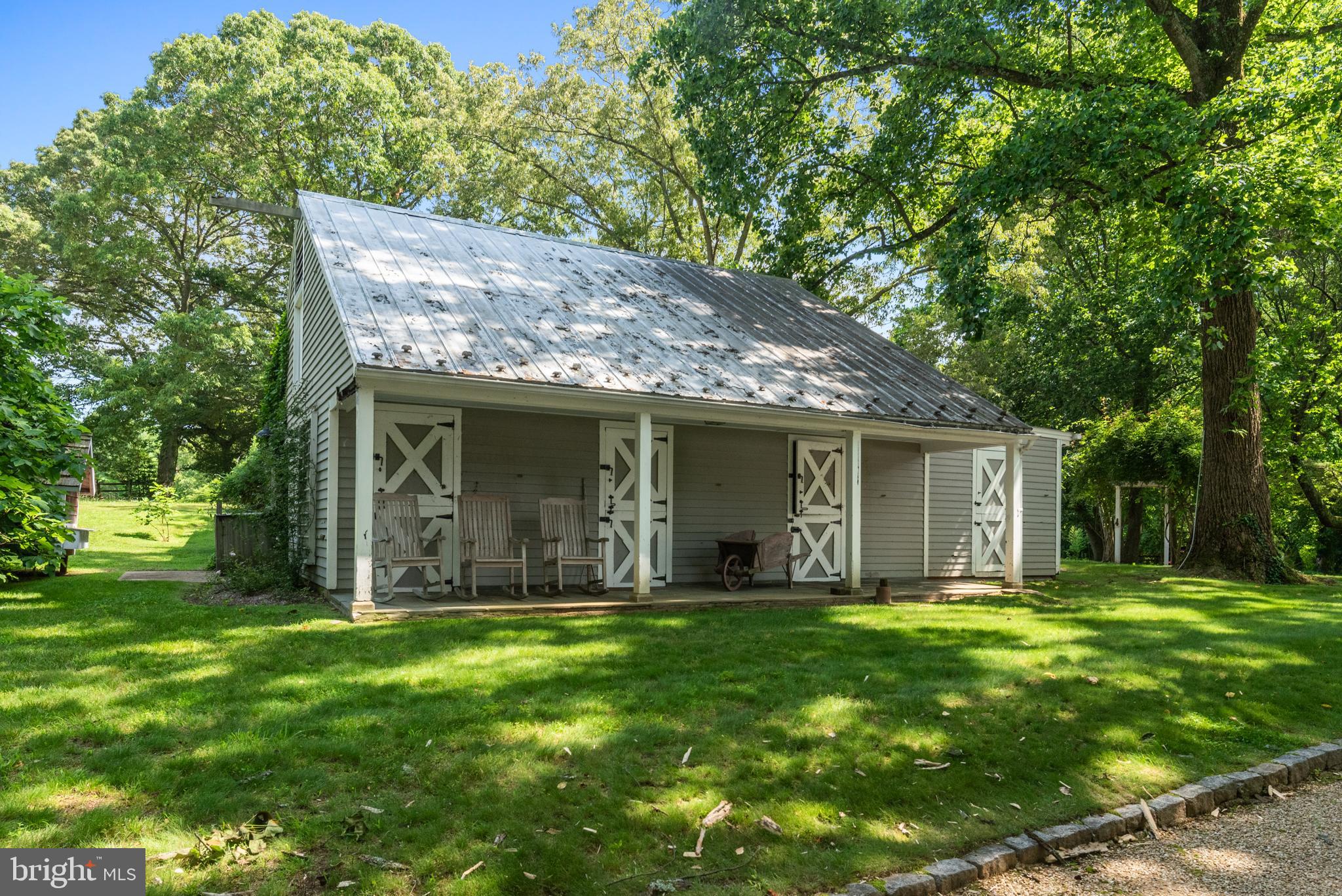 ARBUTUS BANKS - Residential