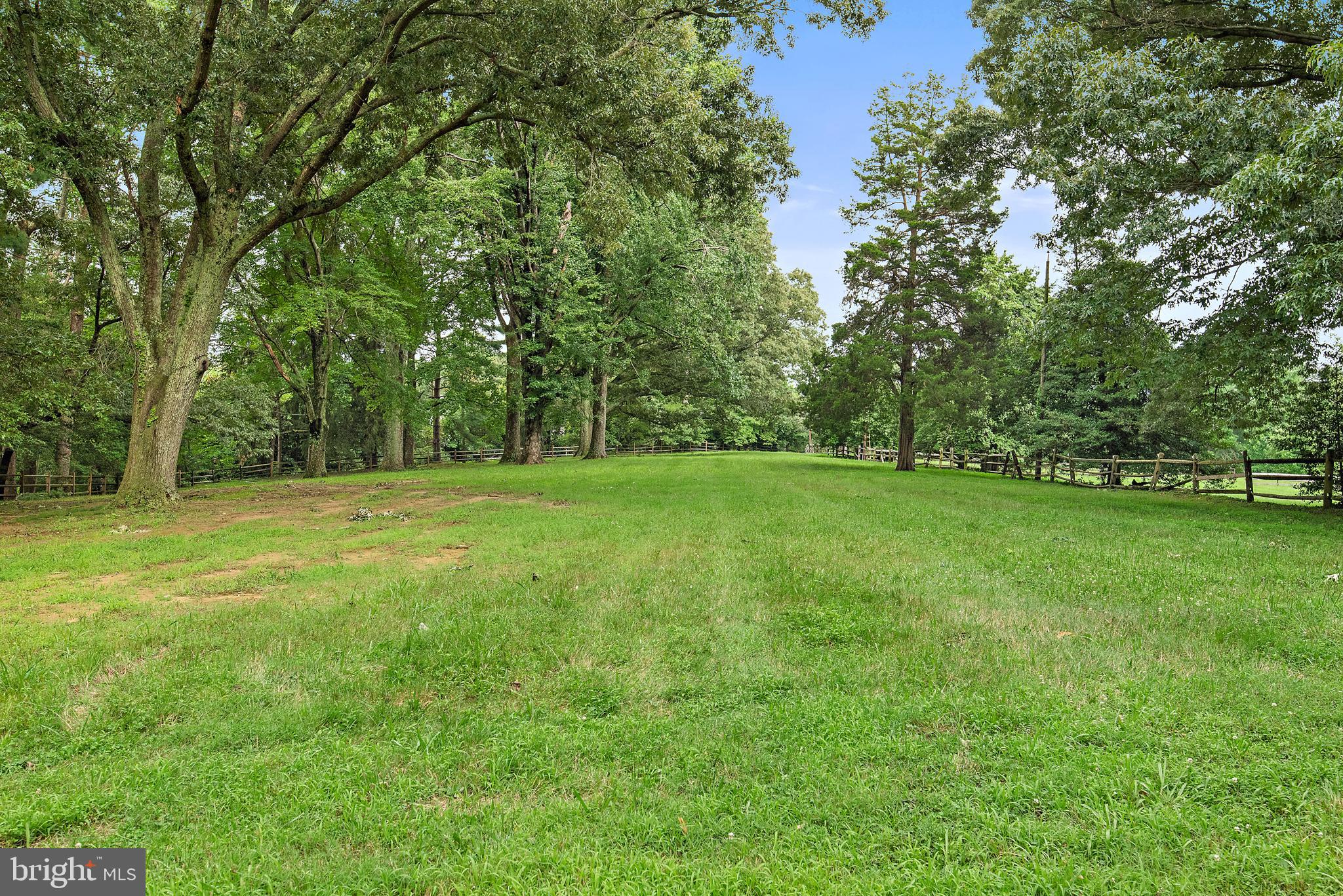 ARBUTUS BANKS - Residential