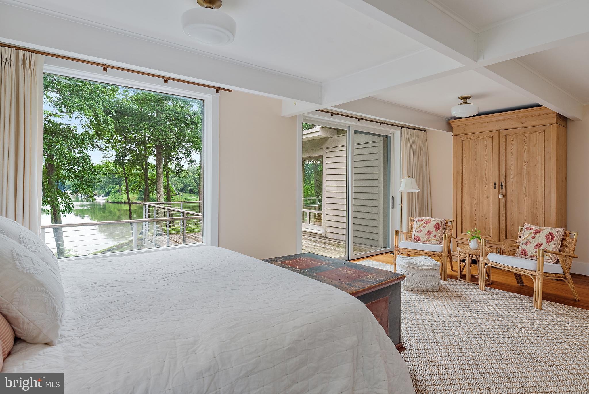 ARBUTUS BANKS - Residential