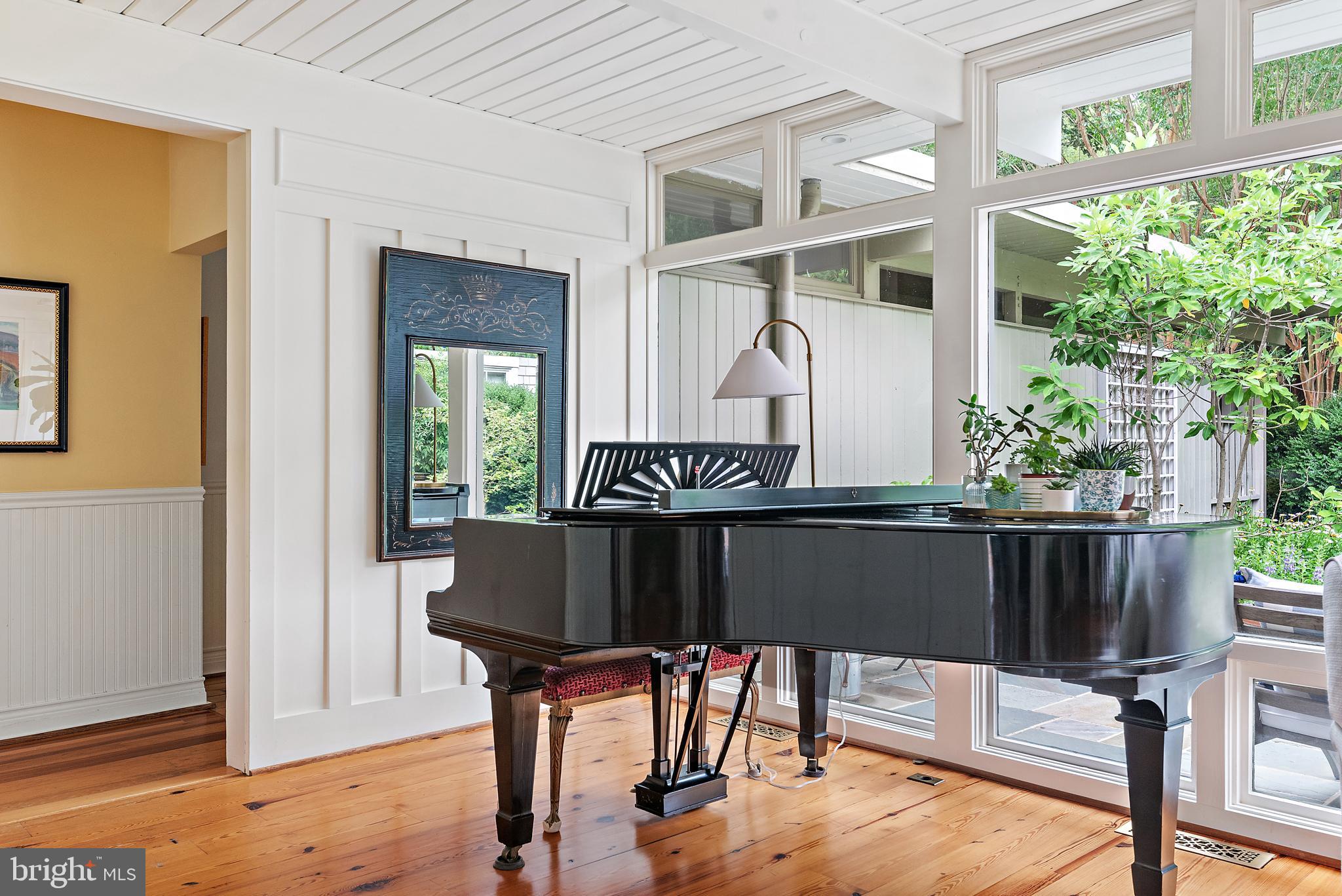 ARBUTUS BANKS - Residential