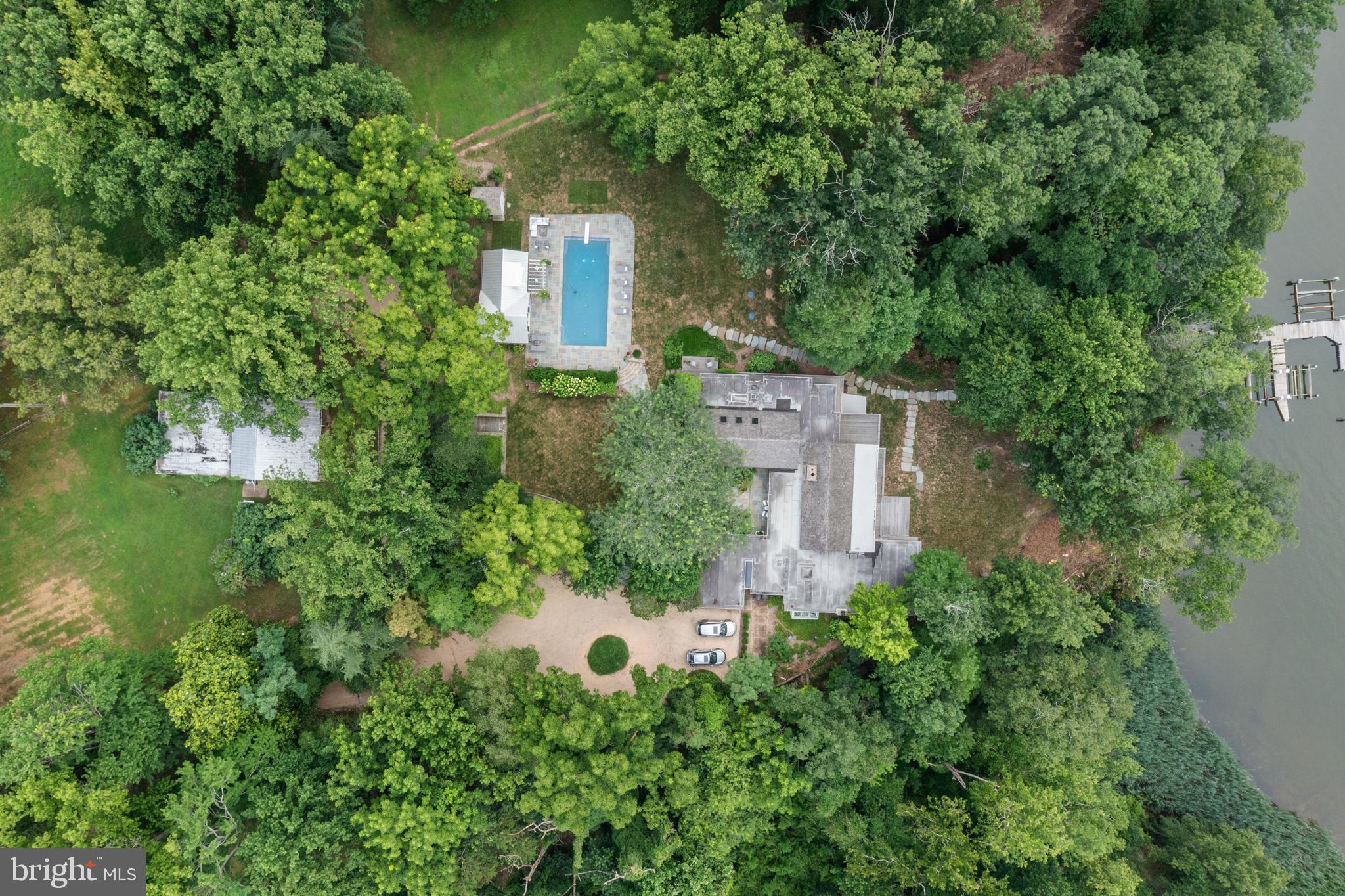 ARBUTUS BANKS - Residential