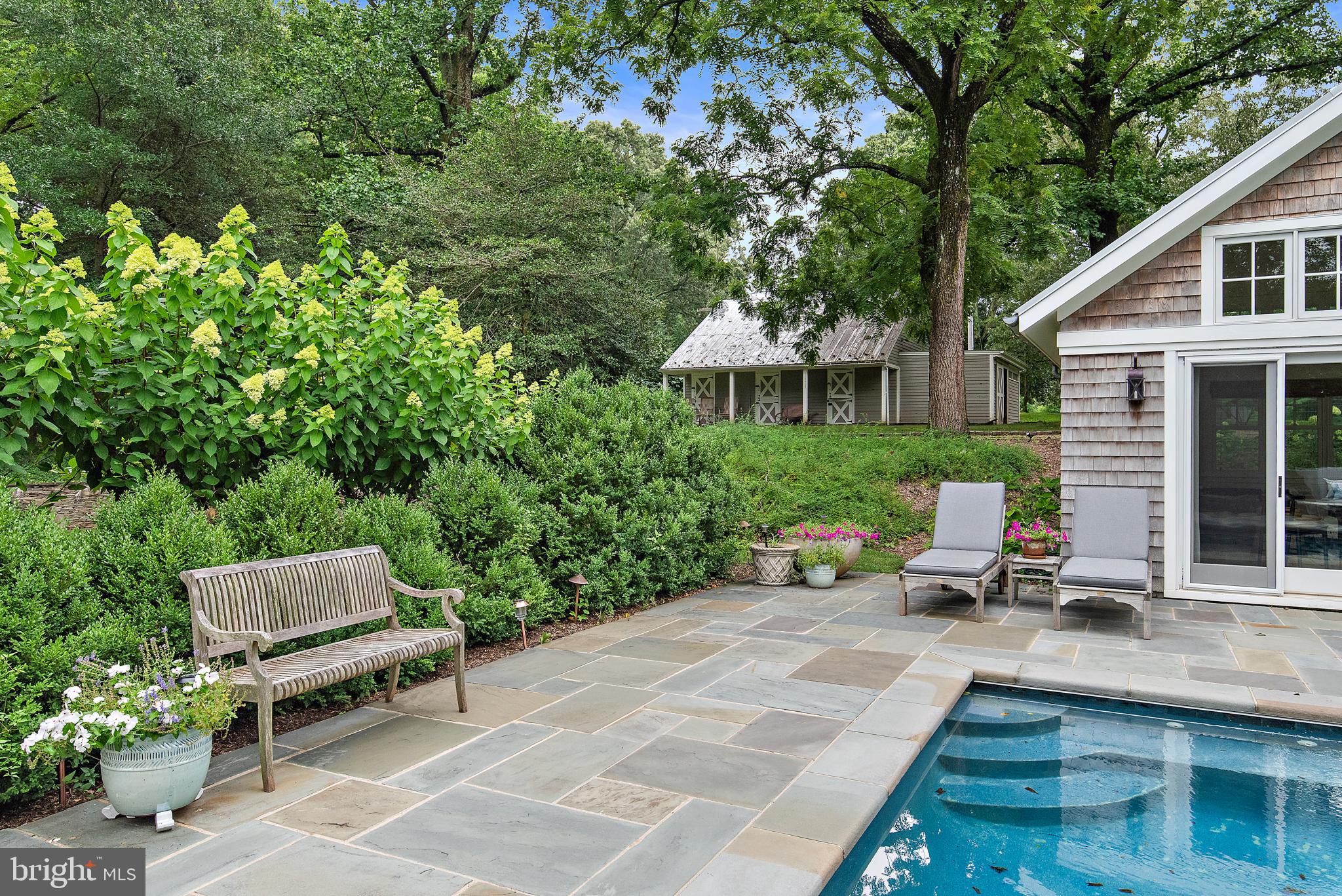 ARBUTUS BANKS - Residential