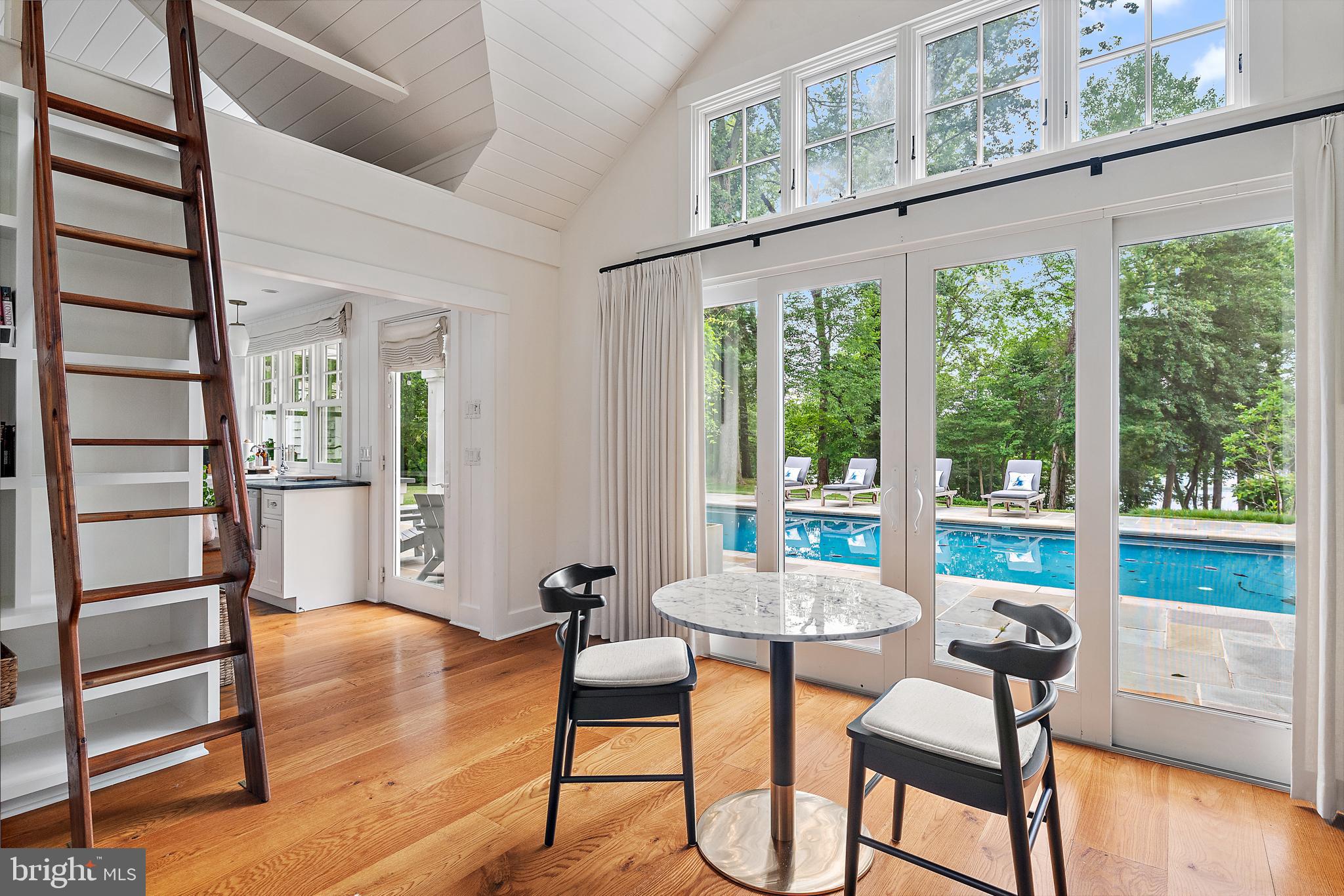 ARBUTUS BANKS - Residential