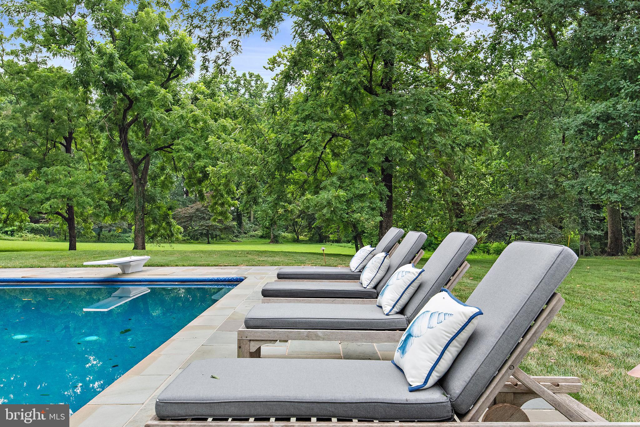 ARBUTUS BANKS - Residential