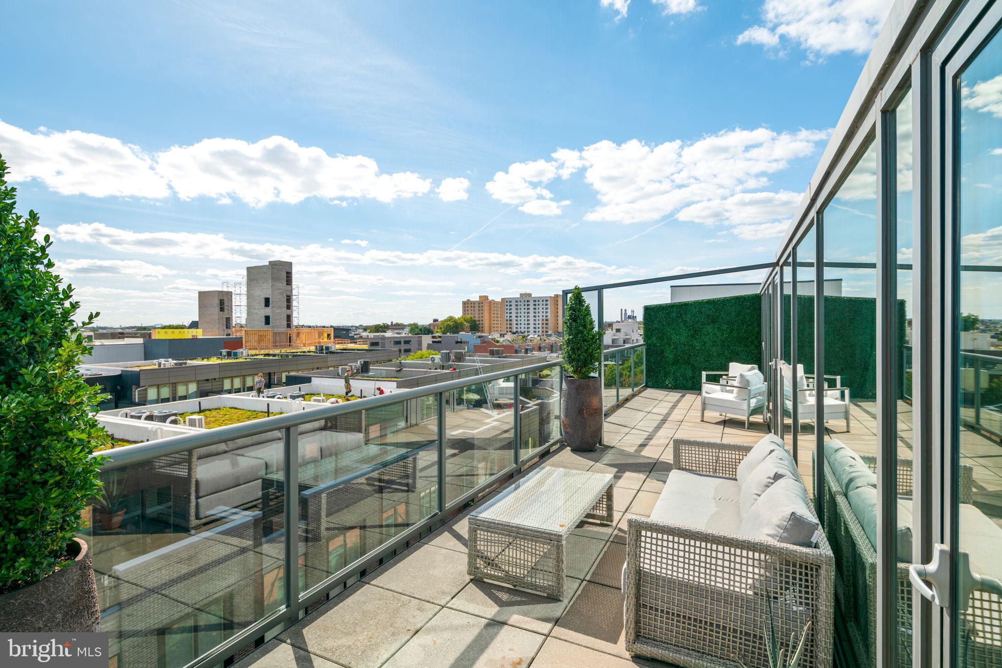 AVENUE OF THE ARTS - Residential