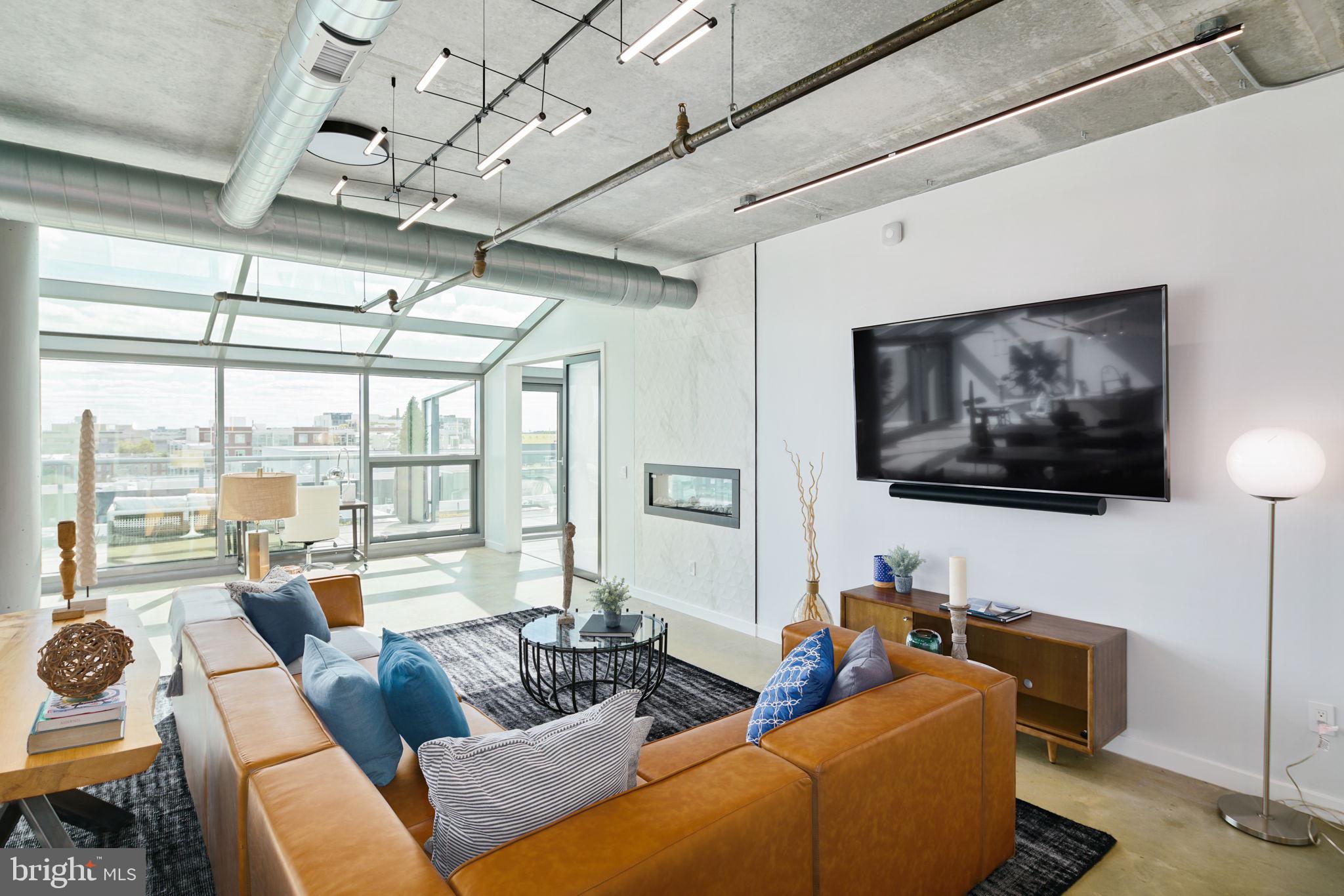 AVENUE OF THE ARTS - Residential