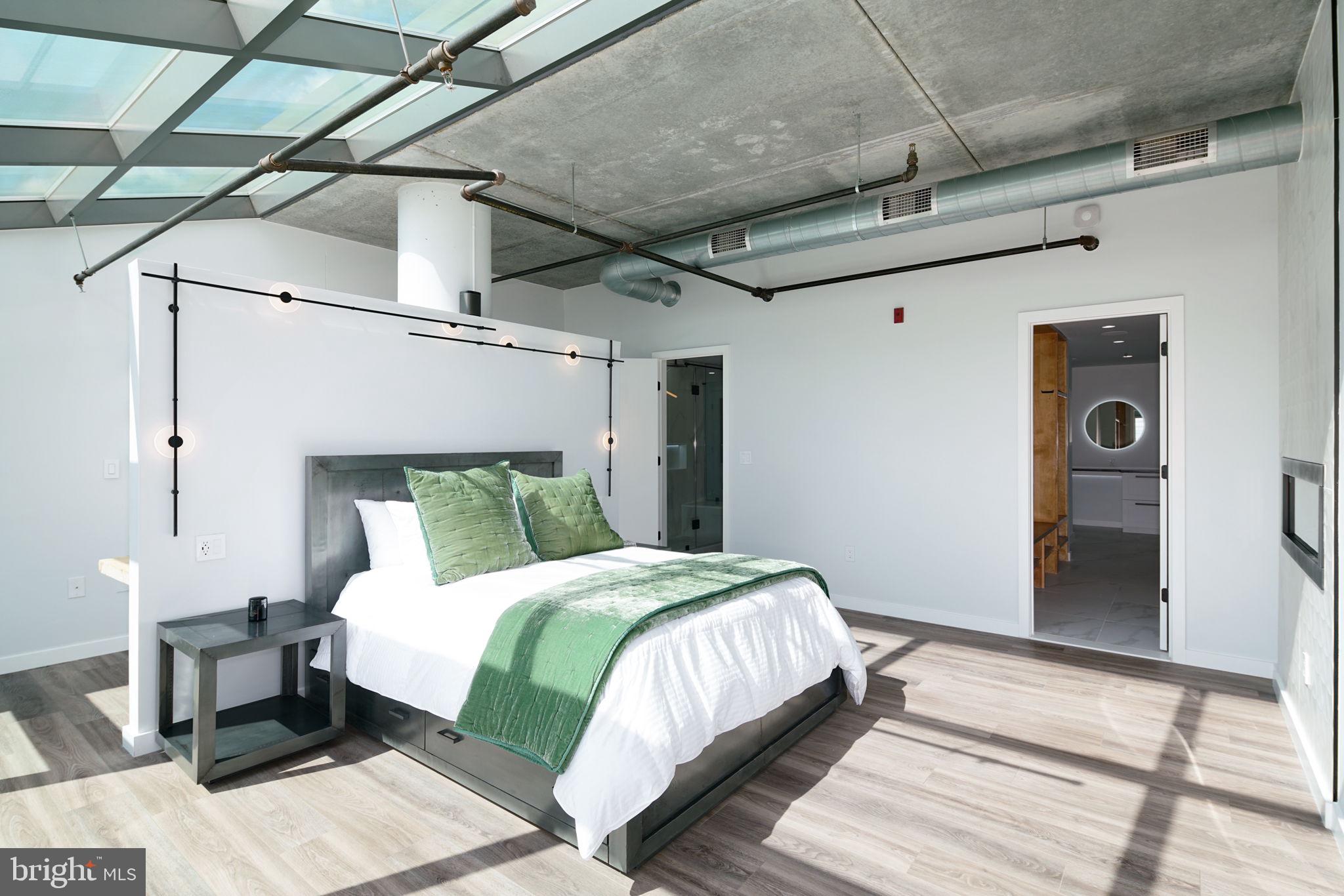 AVENUE OF THE ARTS - Residential