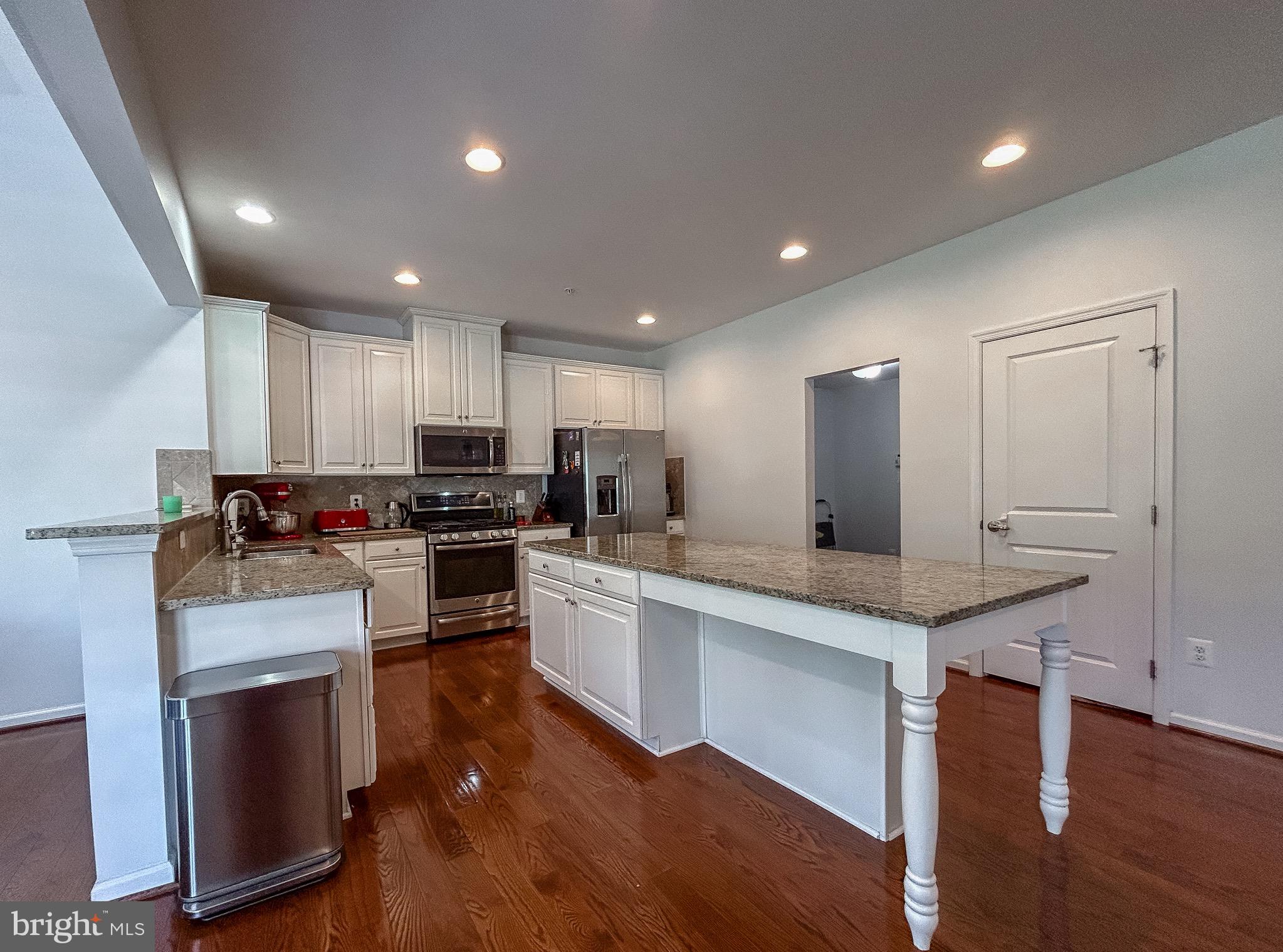 POTOMAC SHORES - Residential Lease