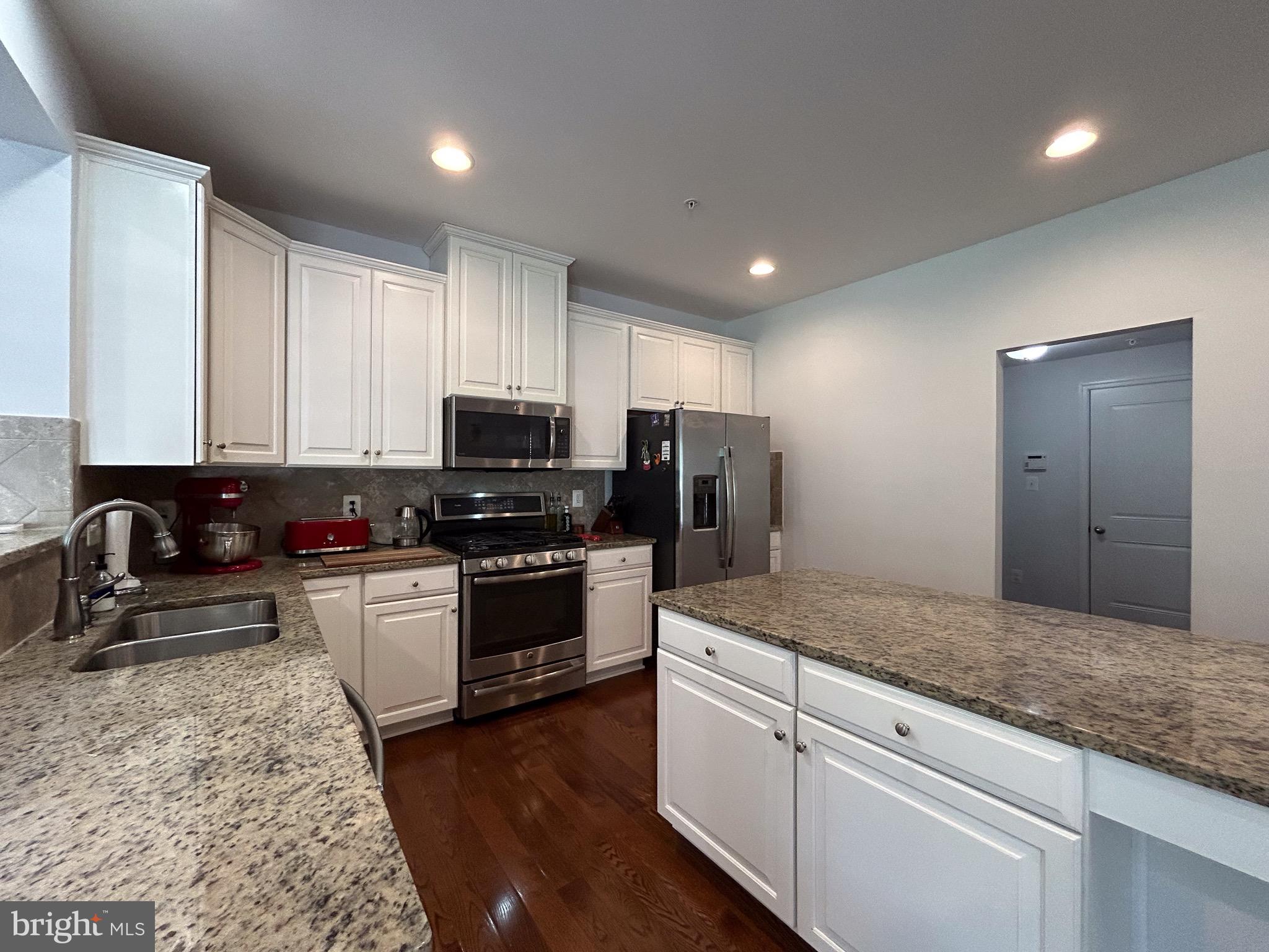 POTOMAC SHORES - Residential Lease