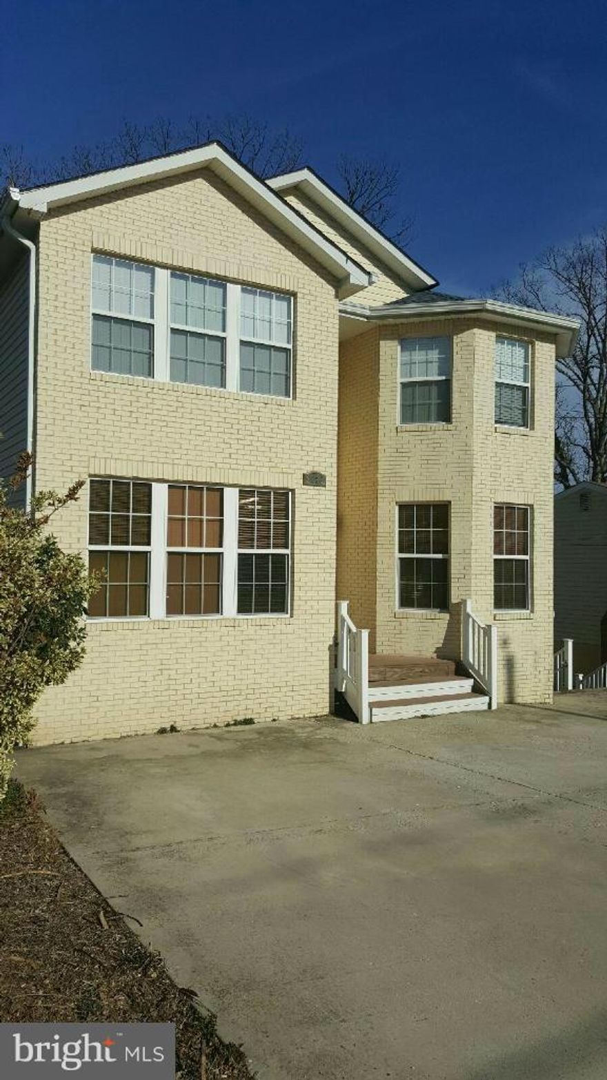 NEW CARPET ! This Incredible Custom HOME built in 2007 home Boasts ALMOST 5000 SQ FT Sun filled Luxury on 3 LVLs. This home is conveniently located- Minutes to Metro, Pentagon, Capitol & Reagan Airport. 7 Spacious Bedrooms 3 & 1/2 Baths. Upgraded Kitchen, High Ceilings, Rec Lights thru out, Crown Molding, Finished Basement- Gorgeous!