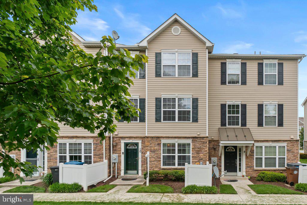 Welcome to Reservoir Ridge!
Discover this pristine 3-bedroom, 2.5-bathroom townhome in the sought-after Reservoir Ridge community. With fresh carpeting and a move-in ready feel, just bring your belongings!
Enter into a spacious family room that flows into a stunning eat-in kitchen featuring granite countertops, stainless steel appliances, and a breakfast bar. A convenient main-level powder room is perfect for guests.
Upstairs, find two large bedrooms with custom closets and a laundry room equipped with cabinetry for easy organization. The top level boasts a luxurious Master Suite, complete with a cozy coffee nook and an impressive walk-in closet. The master bathroom features stylish dual vanities.
Enjoy a worry-free lifestyle with maintenance-free exterior care from the condo association, allowing you to relax by the community pool or at the pavilion. With two assigned parking spots and visitor parking available, convenience is at your doorstep.
Don’t miss this gem in Reservoir Ridge! Perfect for first-time buyers or families seeking low-maintenance living. Contact us today to schedule a tour!