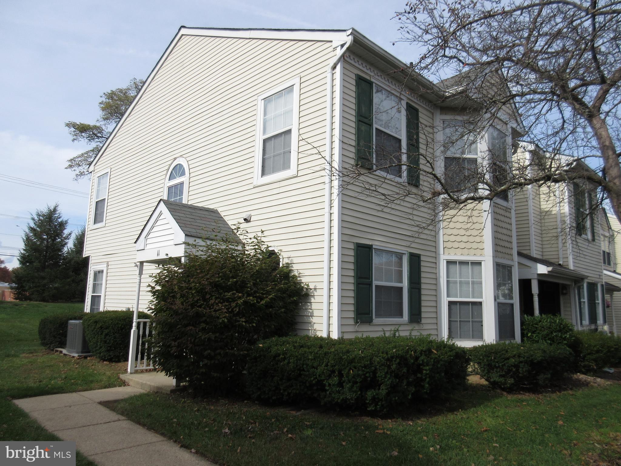 Bridleridge Townhouse in Village Shires. This 2 Bedroom, Loft, 2.5 Bathroom End Townhouse can be your home in the Council Rock School District.
First level: Living Room with fireplace and sliding door which leads to rear yard. Eat-in kitchen with stainless steel appliances. Powder Room and Washer & Dryer. Storage area.
Second level: Primary bedroom has bathroom with shower stall. Full Bathroom off Hallway. Second Bedroom. Loft.
HVAC, Water Heater and Washer & Dryer were replaced within the last few years.
Community has pools, basketball & tennis courts. Convenient to major highways, dining and shopping.