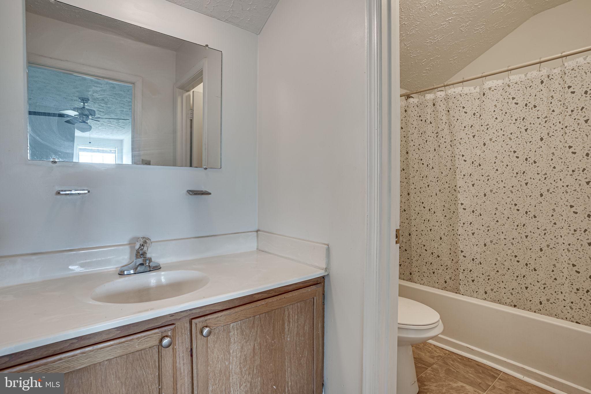 ST CHARLES HAMPSHIRE - Residential