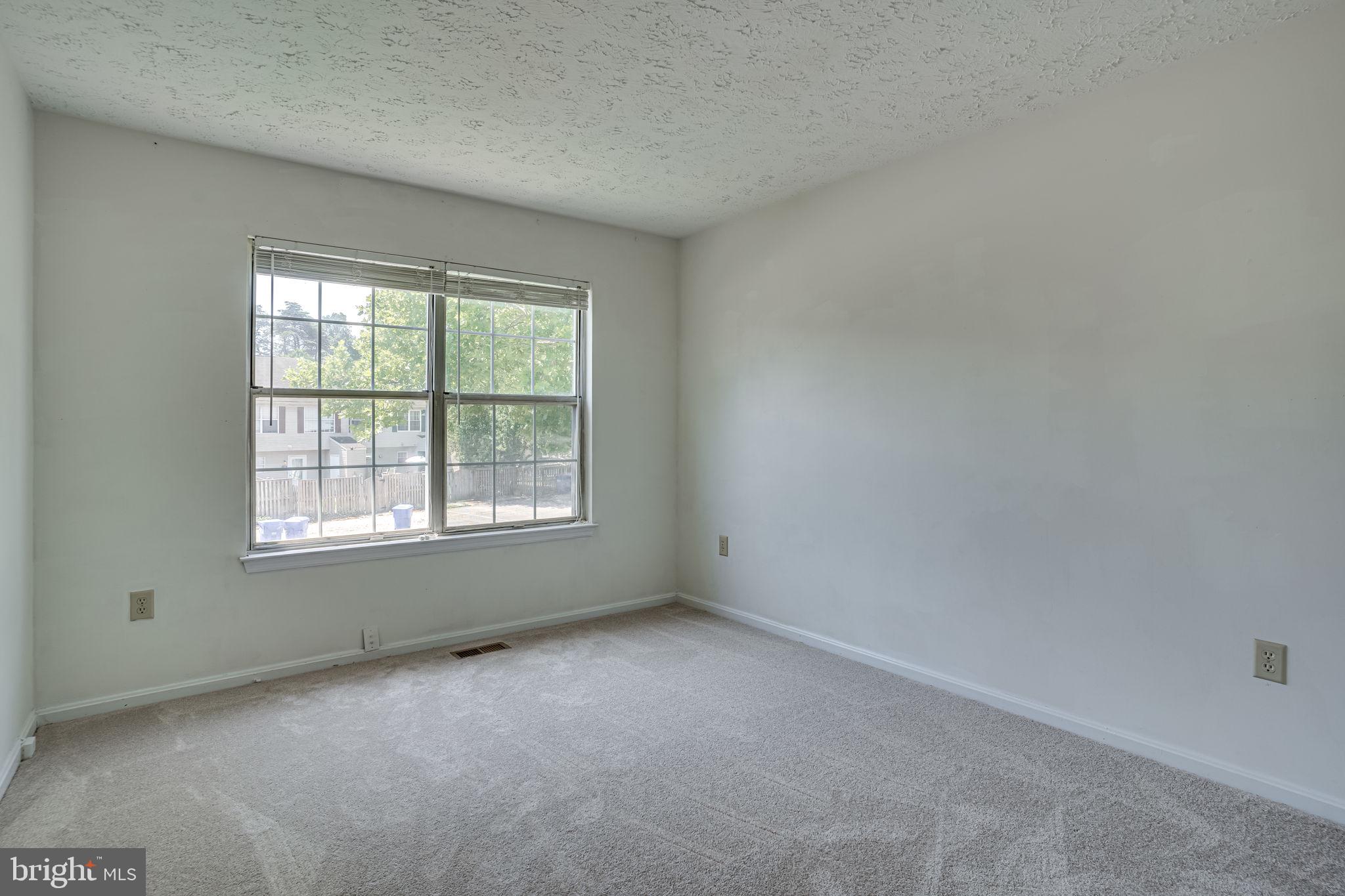 ST CHARLES HAMPSHIRE - Residential