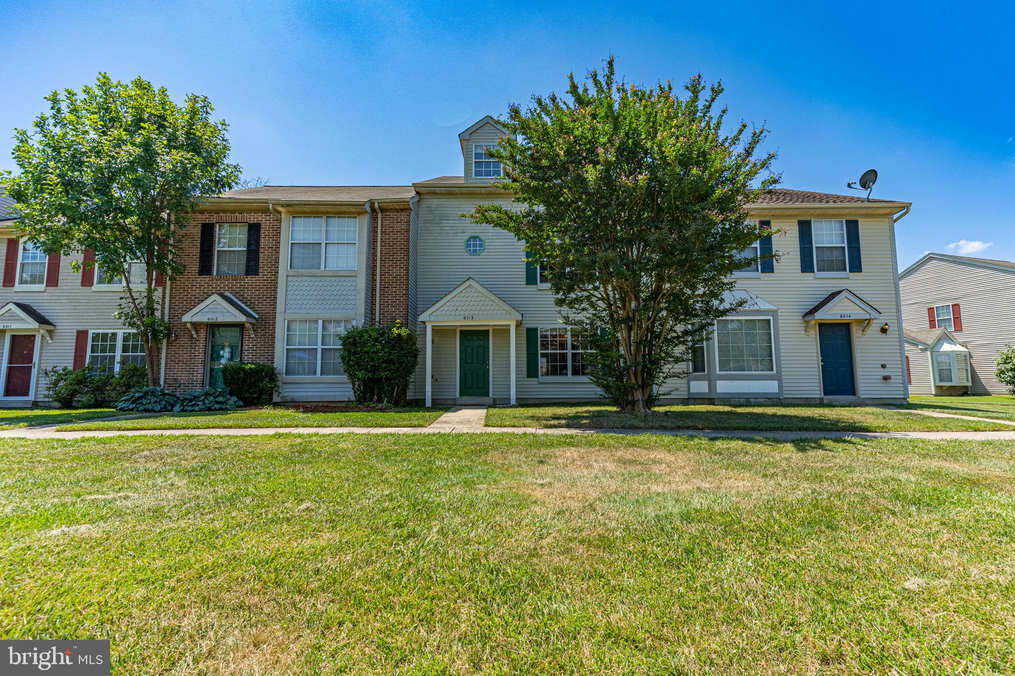 ST CHARLES HAMPSHIRE - Residential