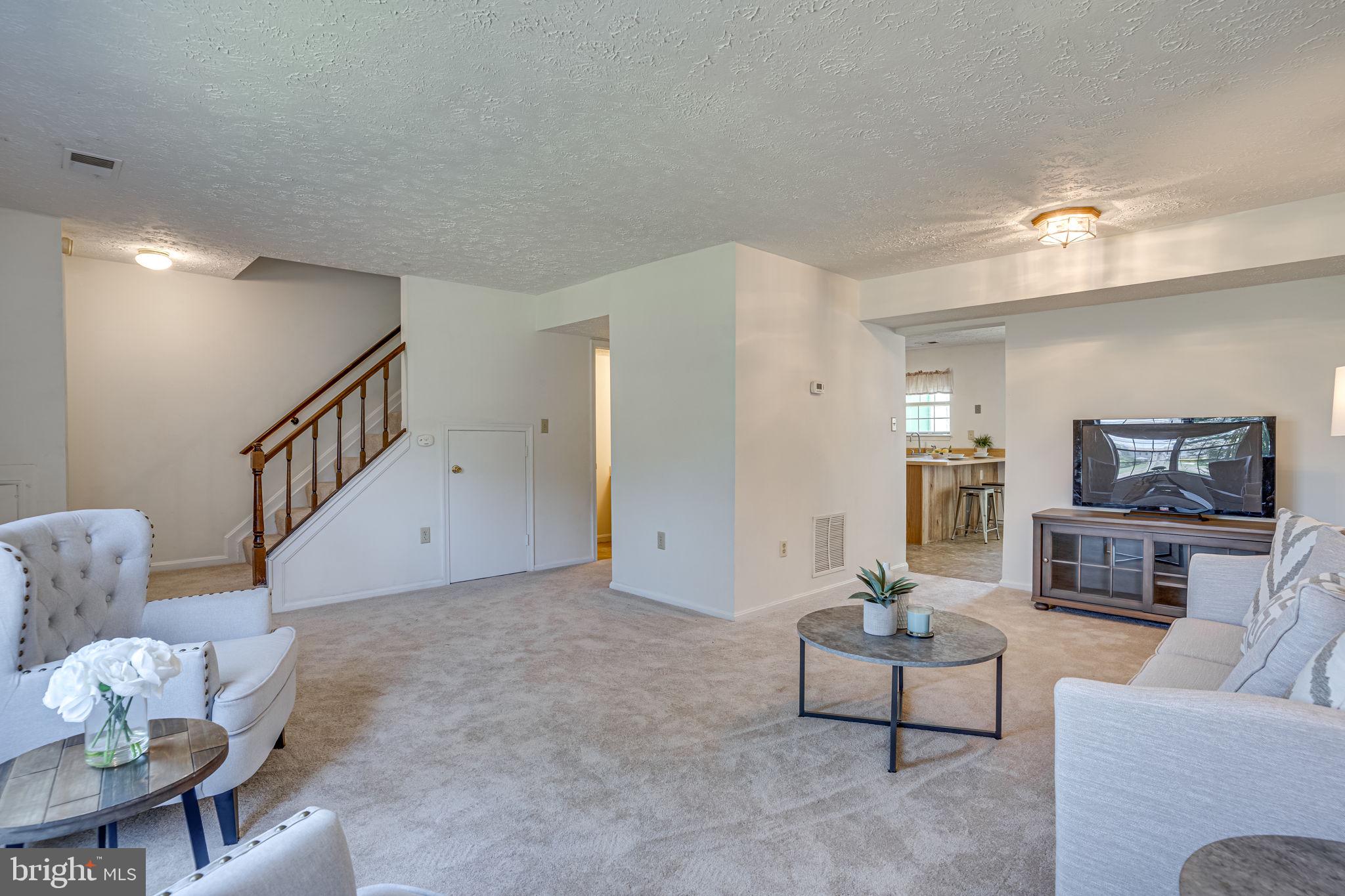 ST CHARLES HAMPSHIRE - Residential