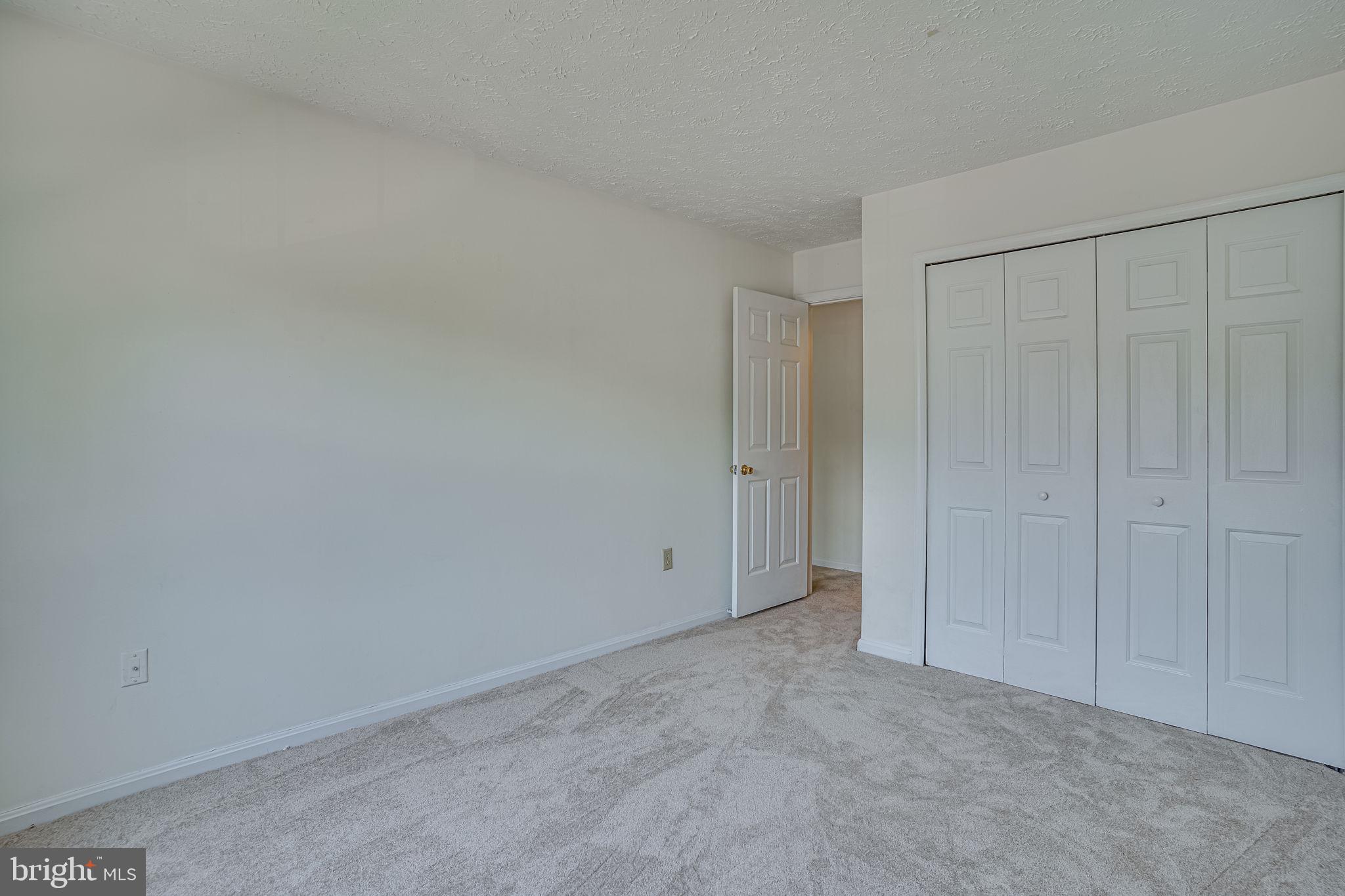 ST CHARLES HAMPSHIRE - Residential