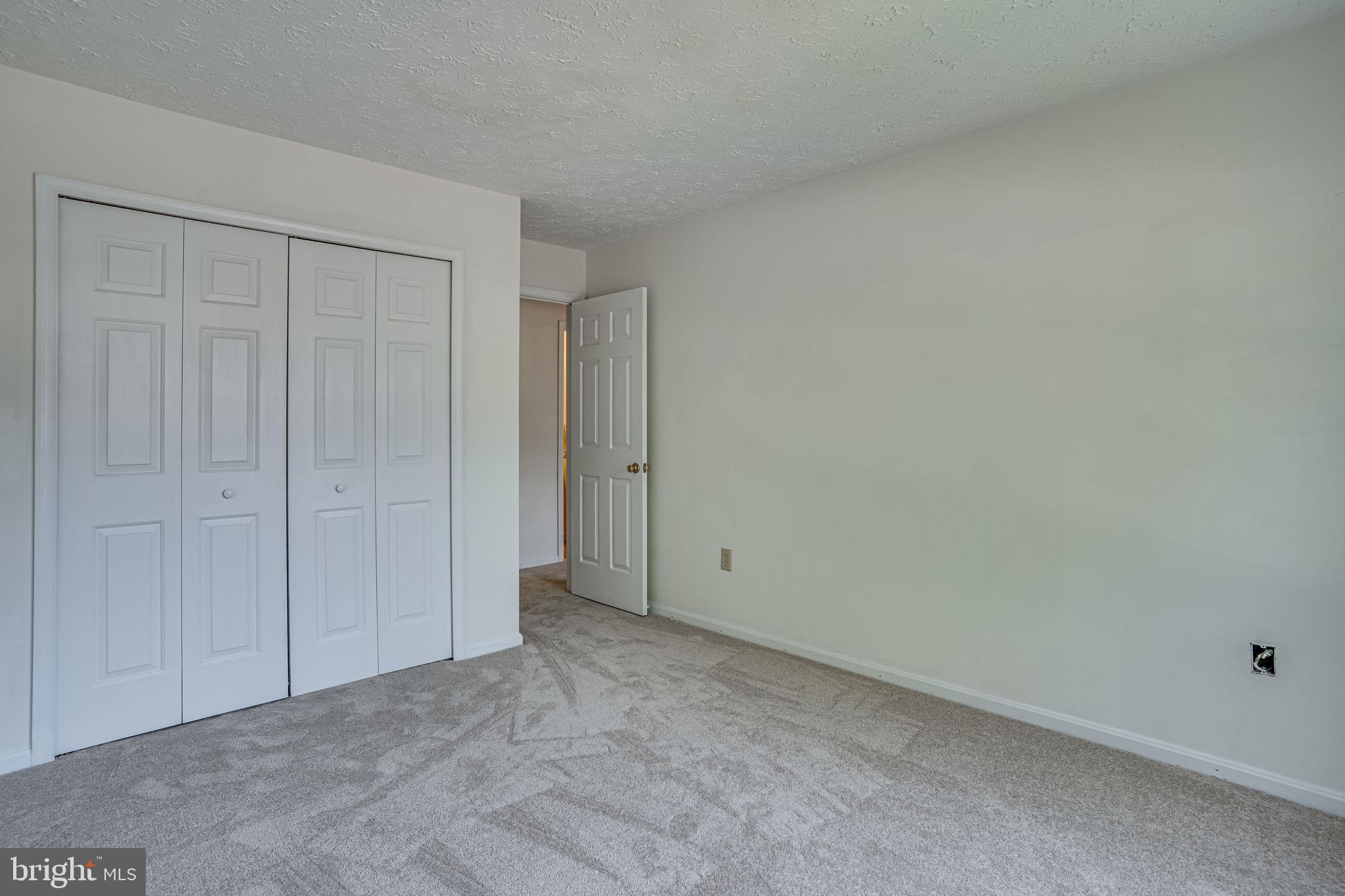 ST CHARLES HAMPSHIRE - Residential