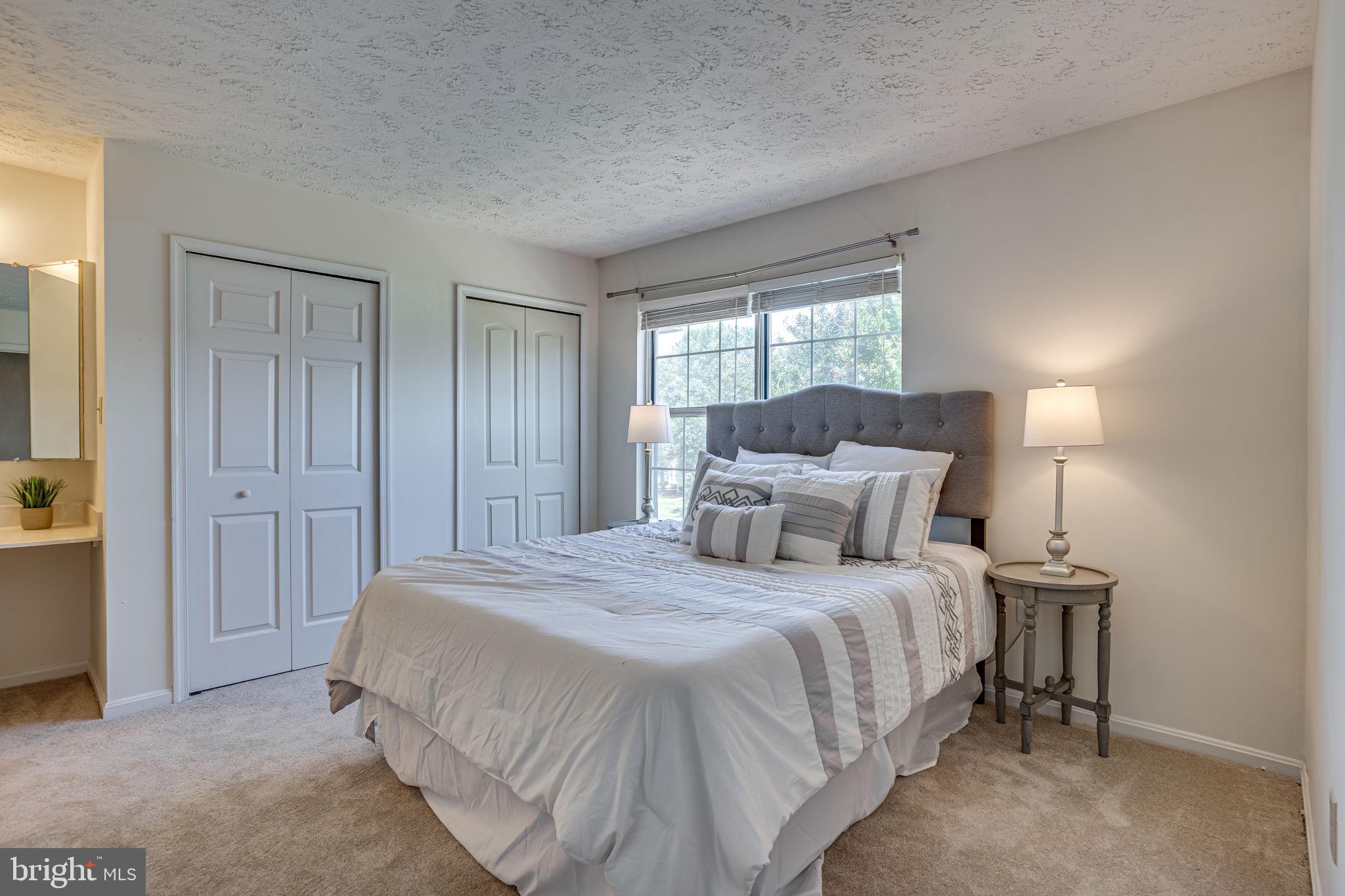 ST CHARLES HAMPSHIRE - Residential