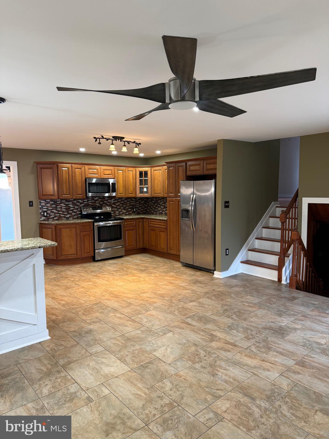 FEASTERVILLE HGTS - Residential