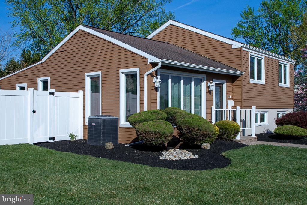 FEASTERVILLE HGTS - Residential