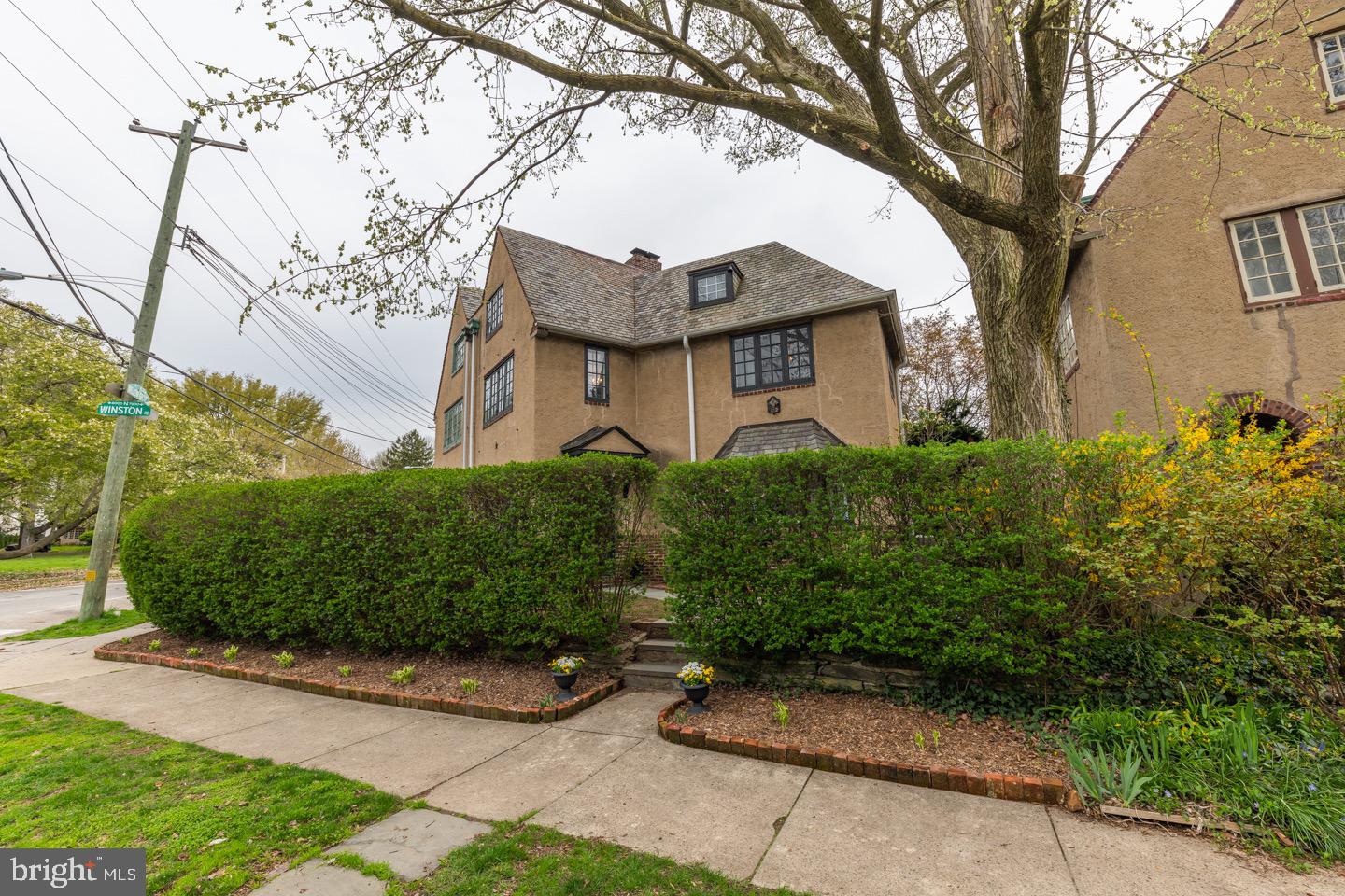 CHESTNUT HILL - Residential