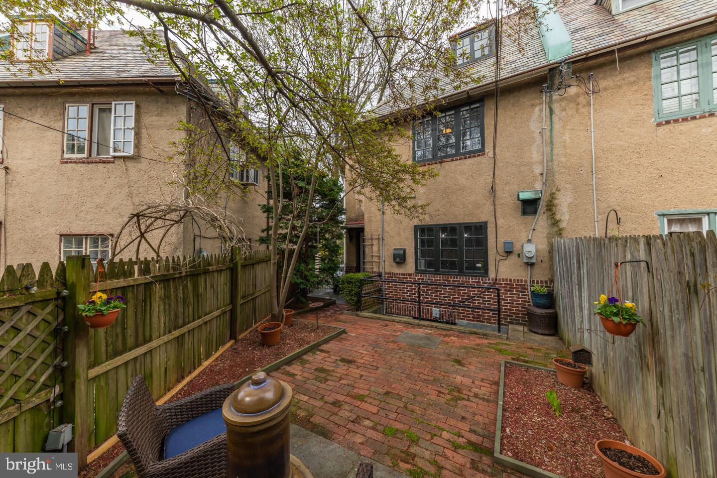 CHESTNUT HILL - Residential