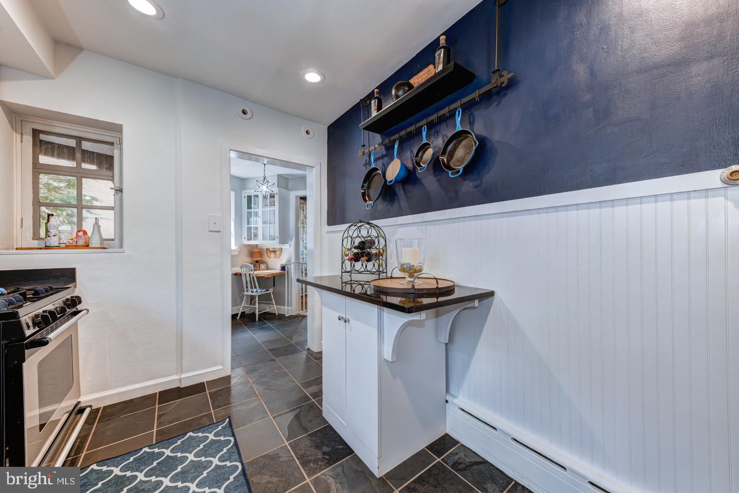 CHESTNUT HILL - Residential